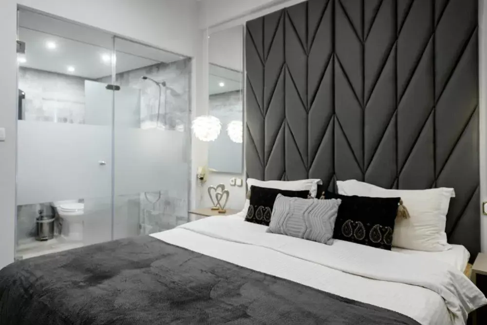 Double Room in Lingos Hotel Double Room in Lingos Hotel