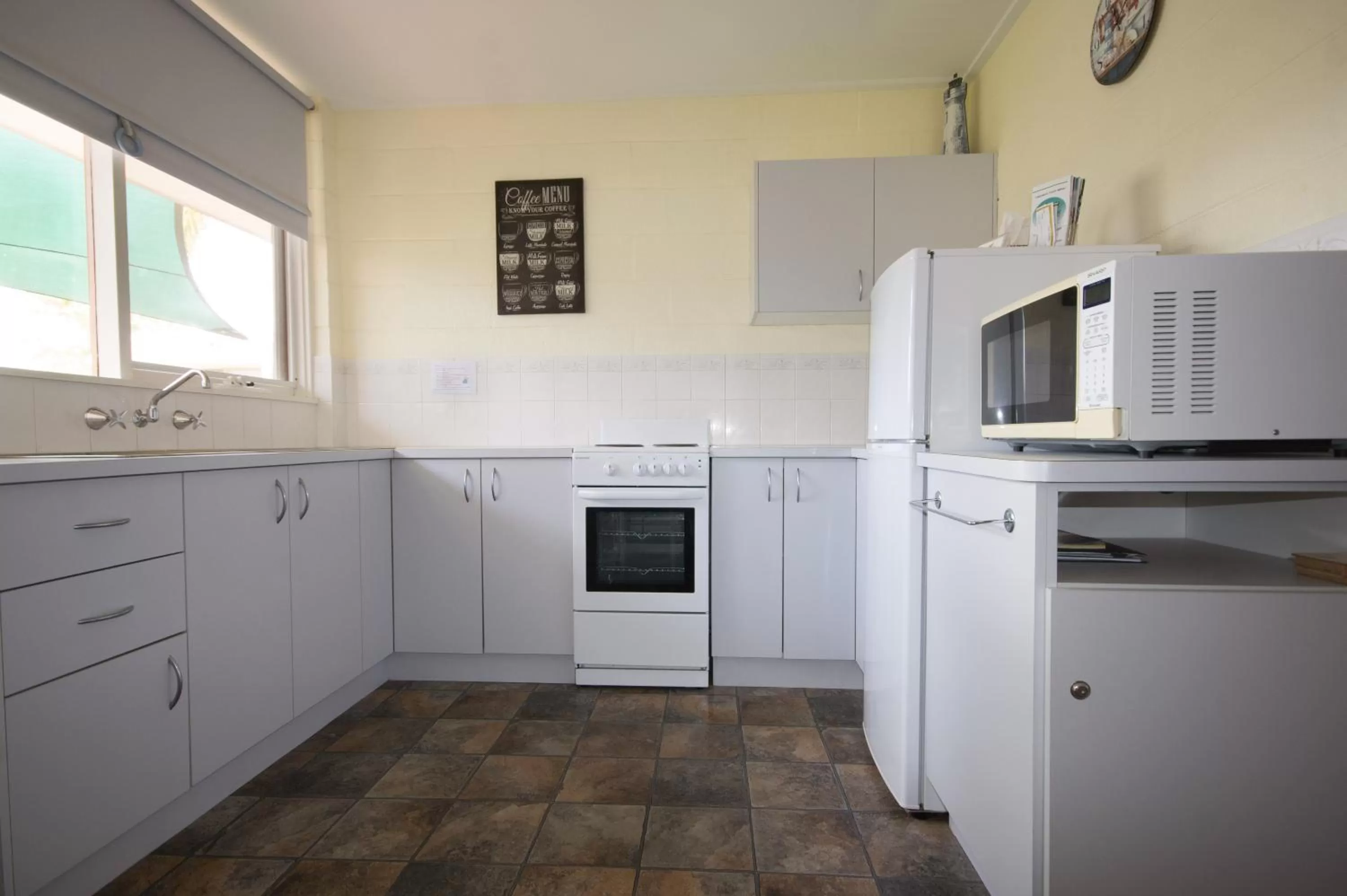 Kitchen or kitchenette in Kalindo Merimbula