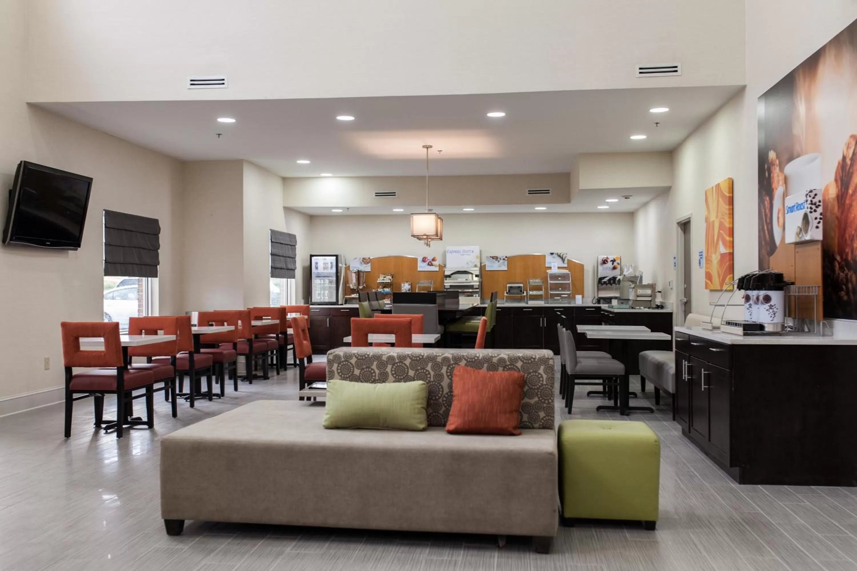 Lobby or reception in Holiday Inn Express & Suites Sweetwater by IHG