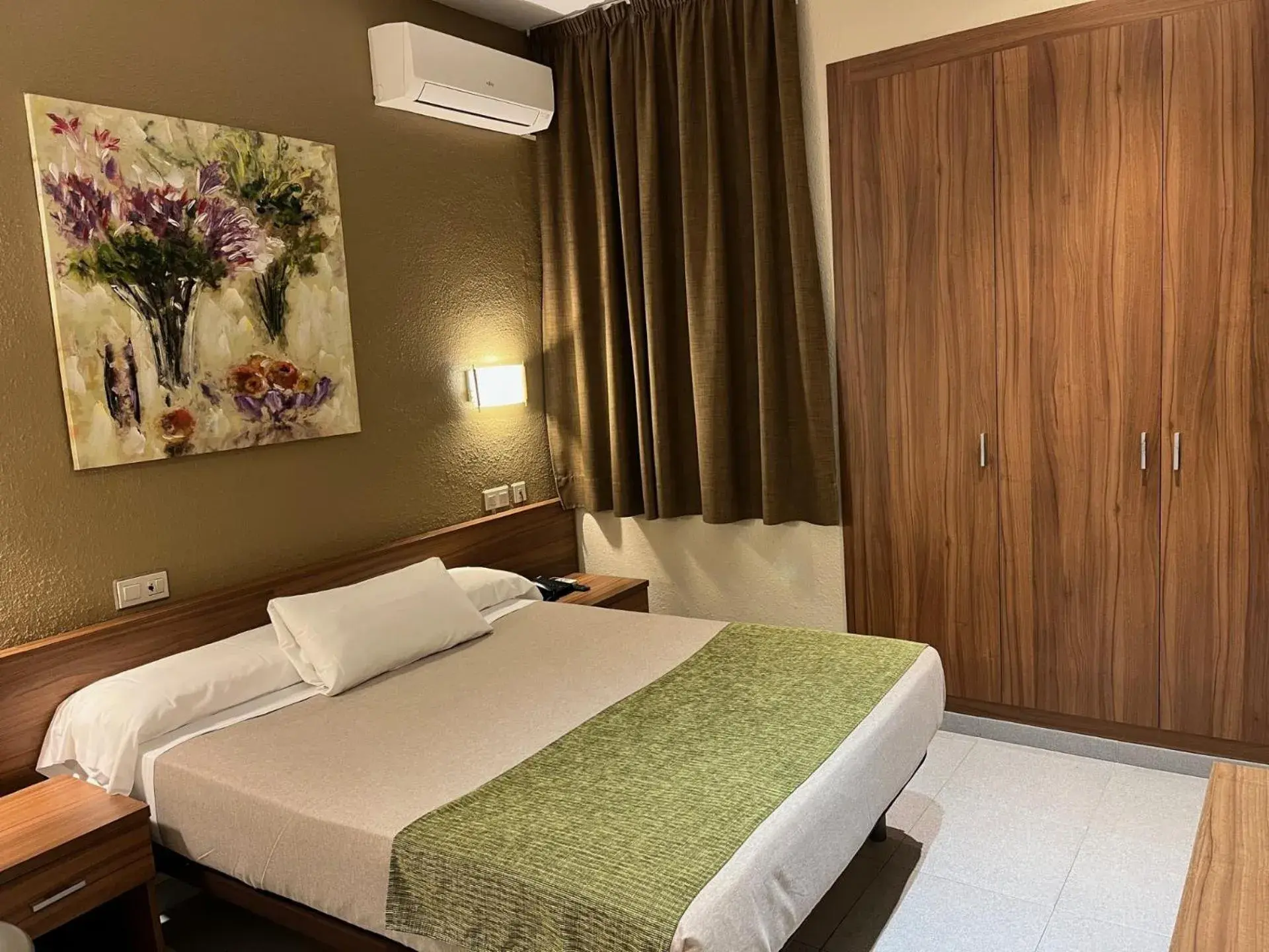 Double Room in Hotel Aneto Double Room in Hotel Aneto