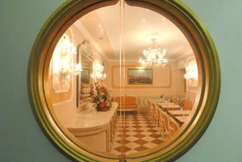 Restaurant/places to eat in Hotel Canaletto