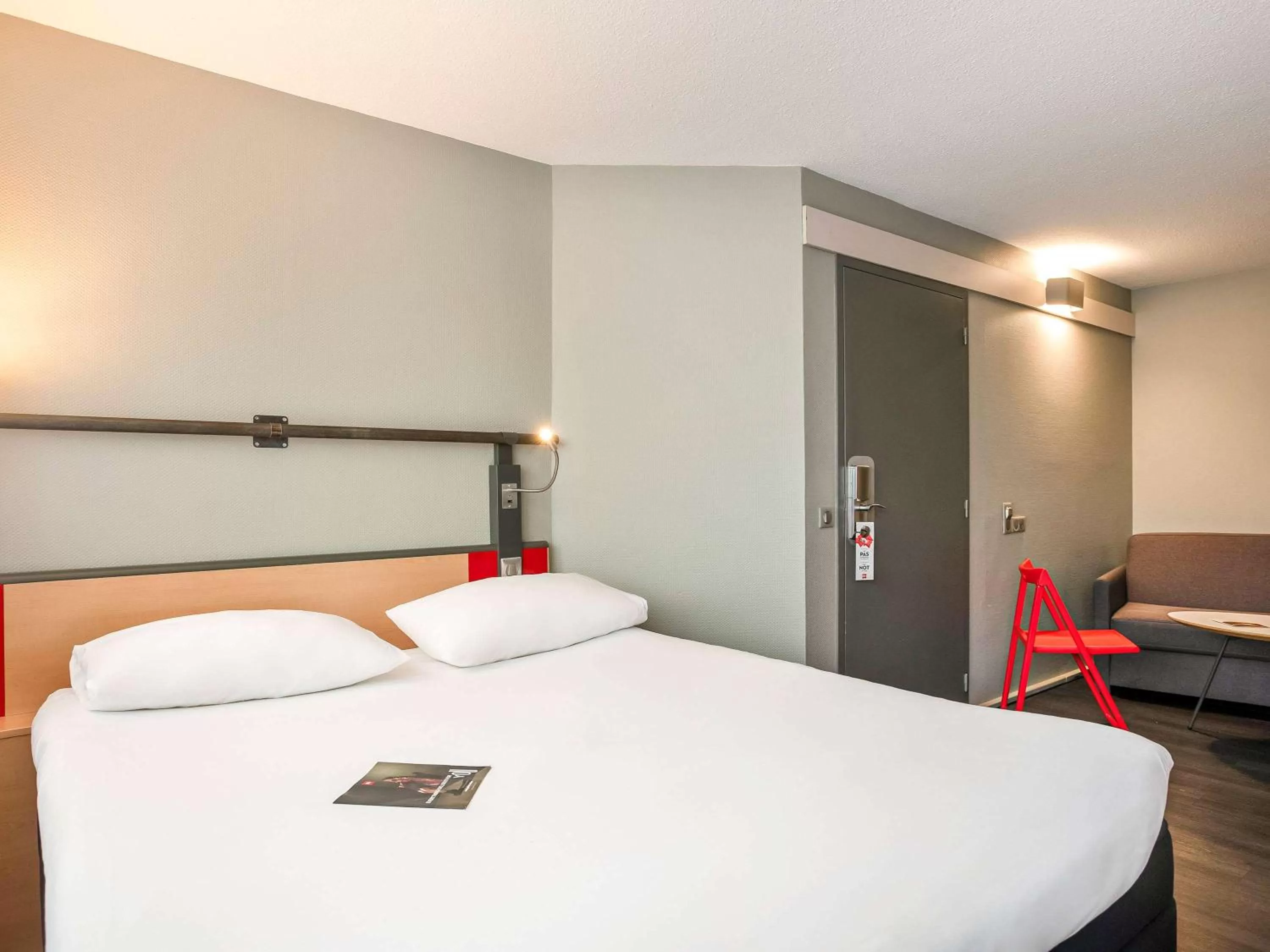 Bed in ibis Lorient Centre Gare