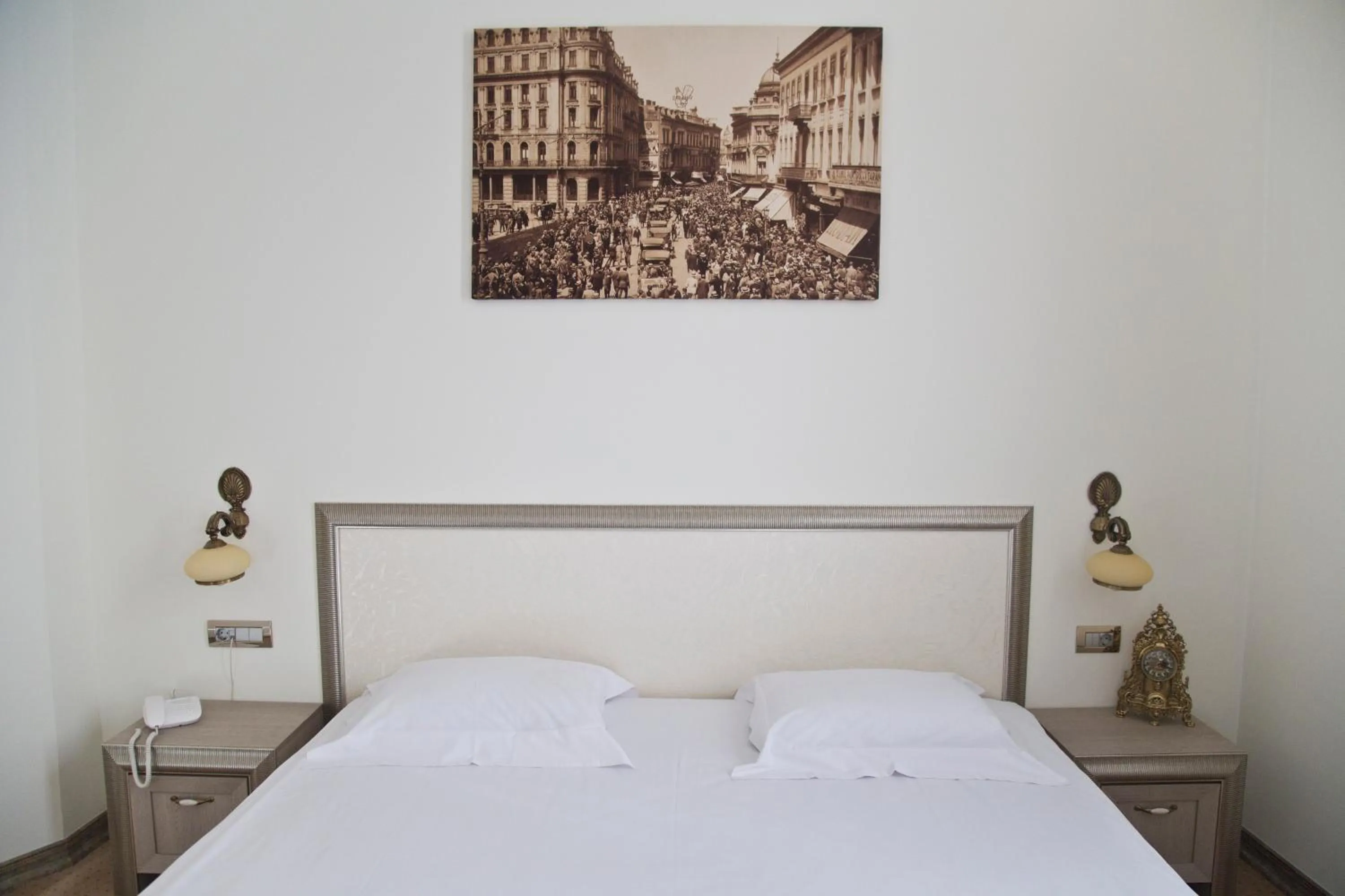 Decorative detail, Bed in Euro Hotel Grivita