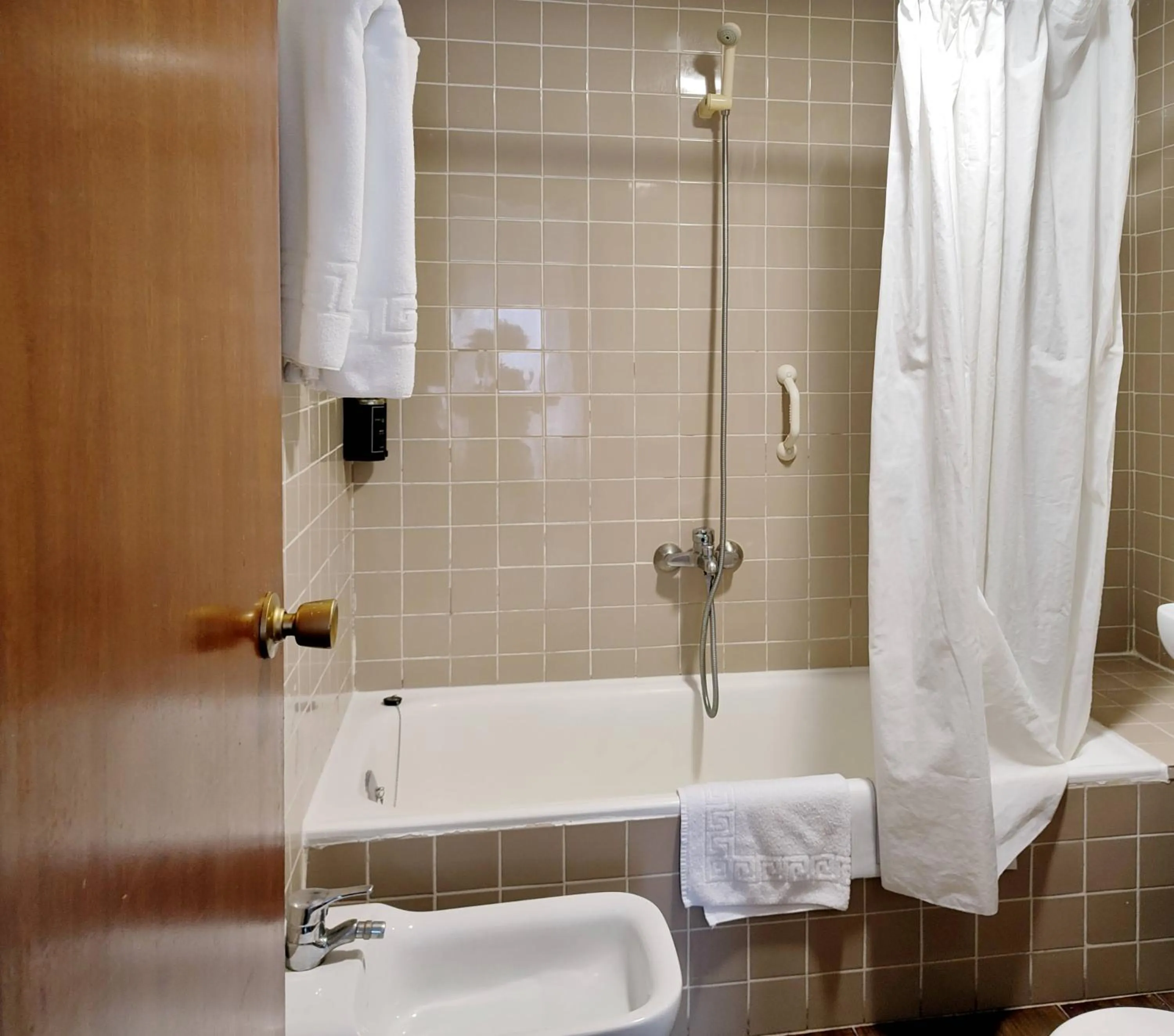 Bathroom in Hotel Porto