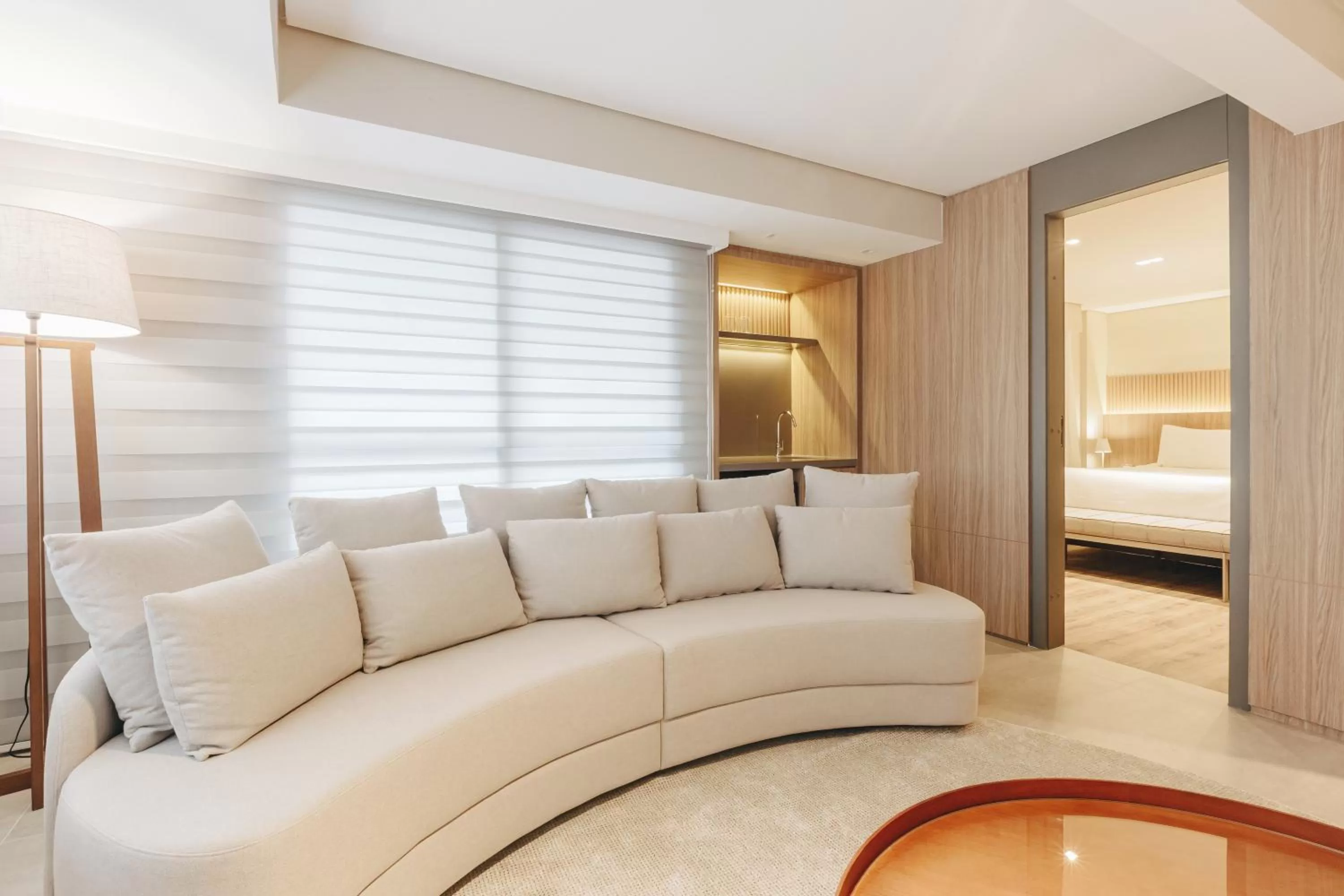 Living room, Bed in Mercure Curitiba Batel