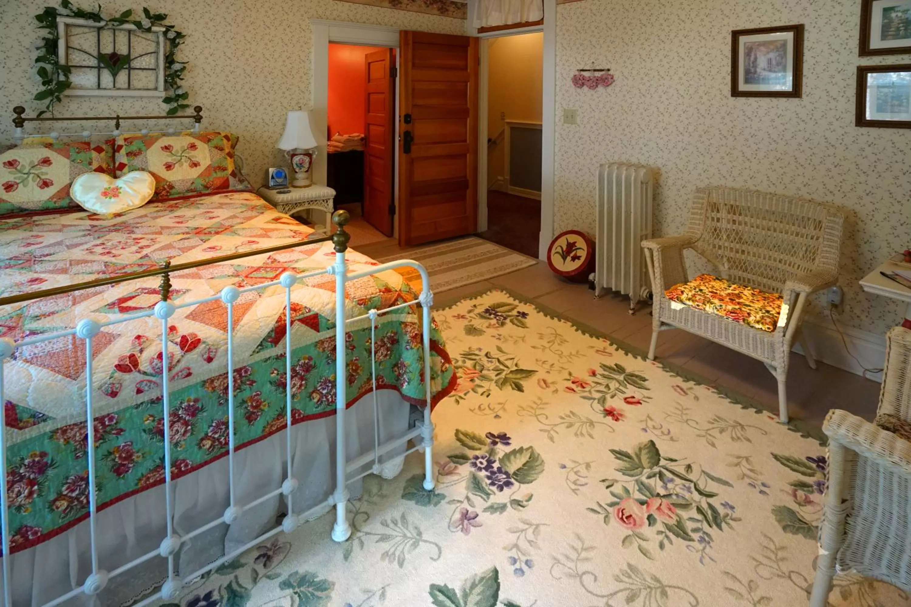 Bed in Rose Heart Inn