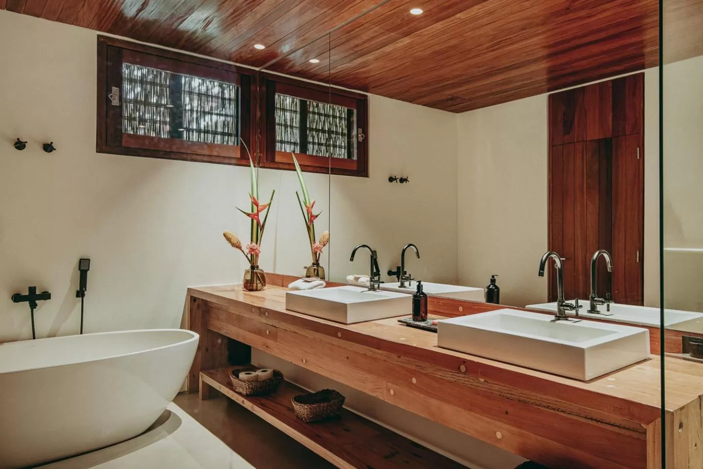 Bathroom in Barracuda Hotel & Villas