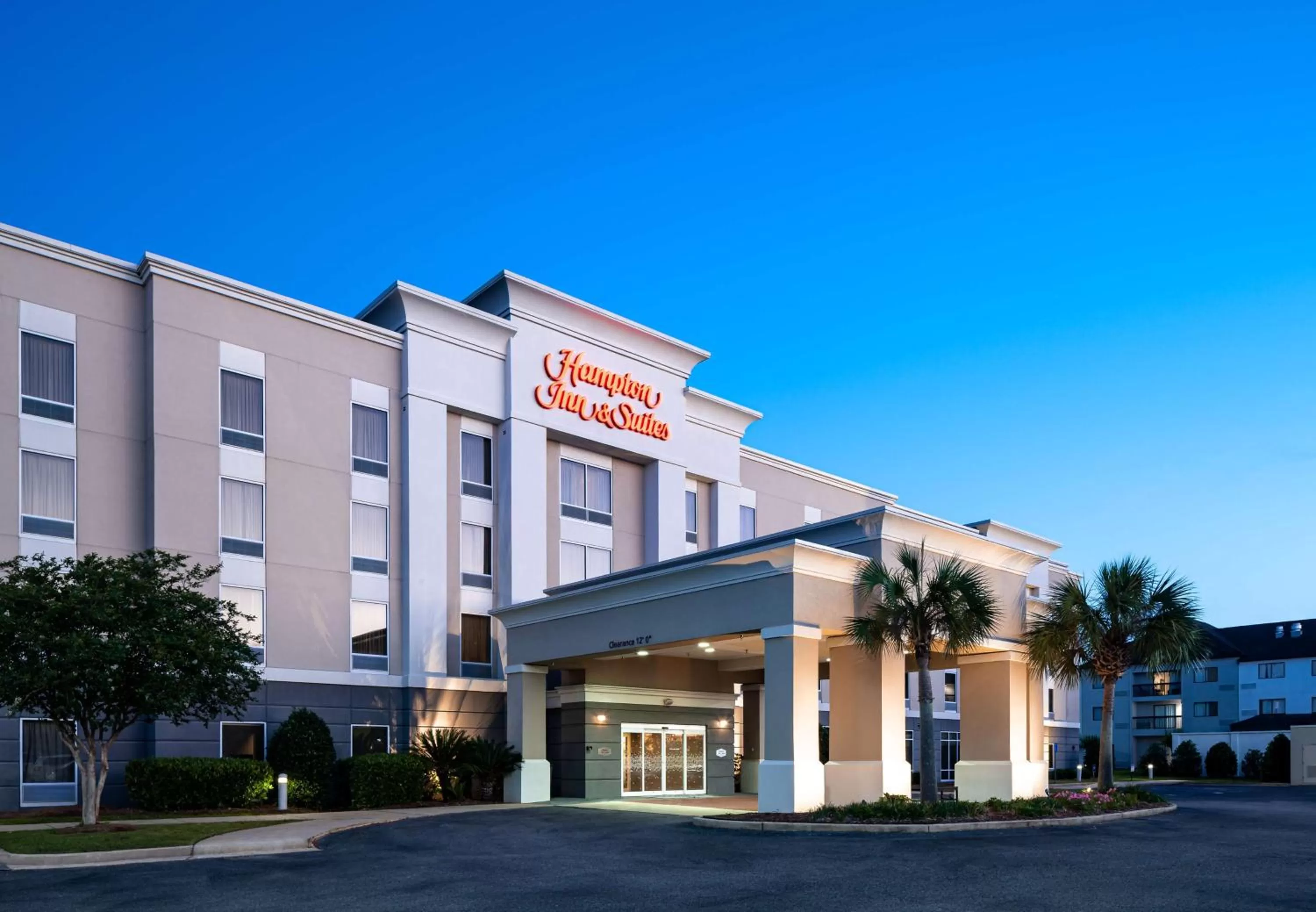 Property building in Hampton Inn & Suites Mobile I-65@ Airport Boulevard