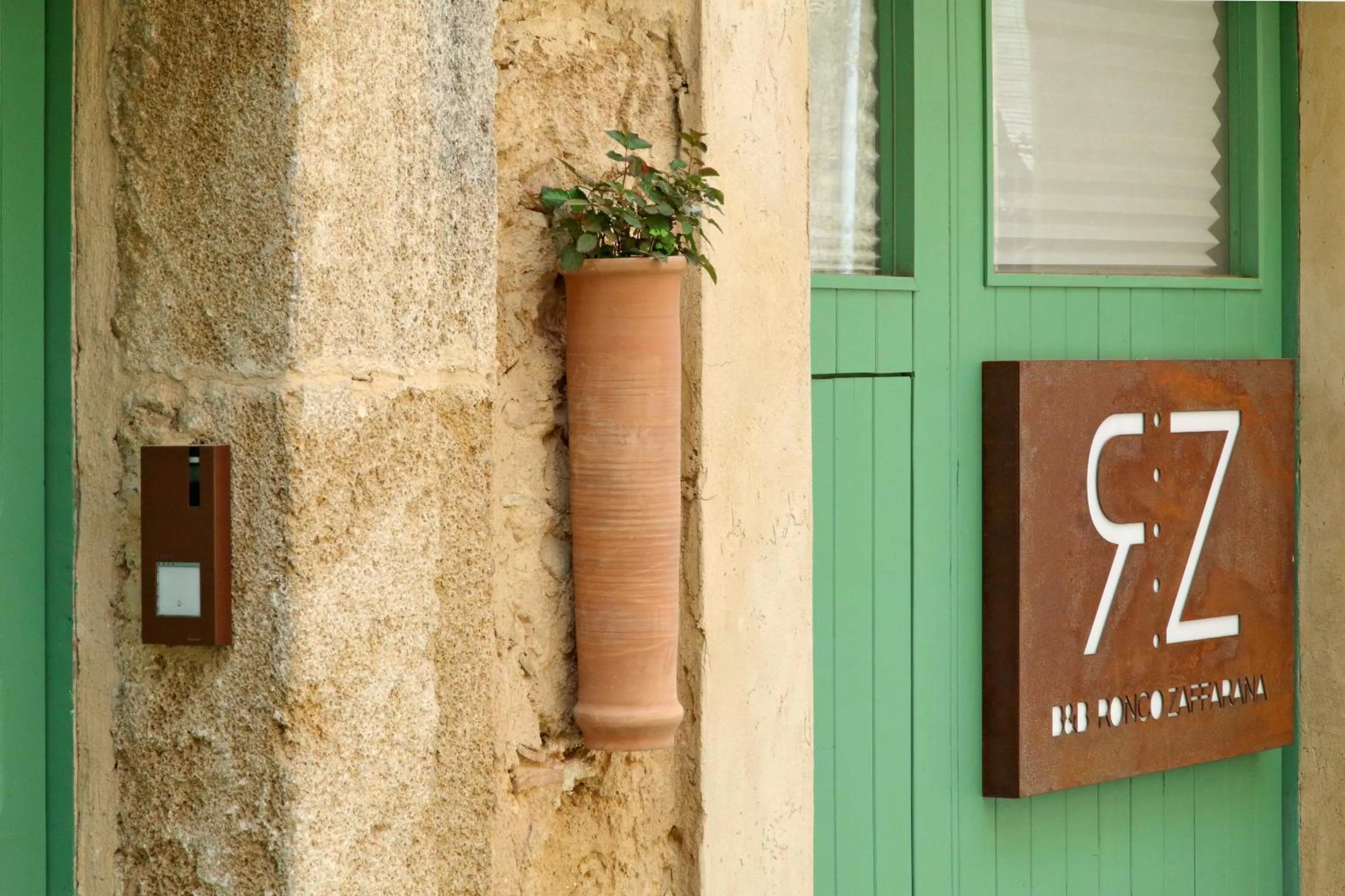 Facade/entrance in B&B RONCO ZAFFARANA