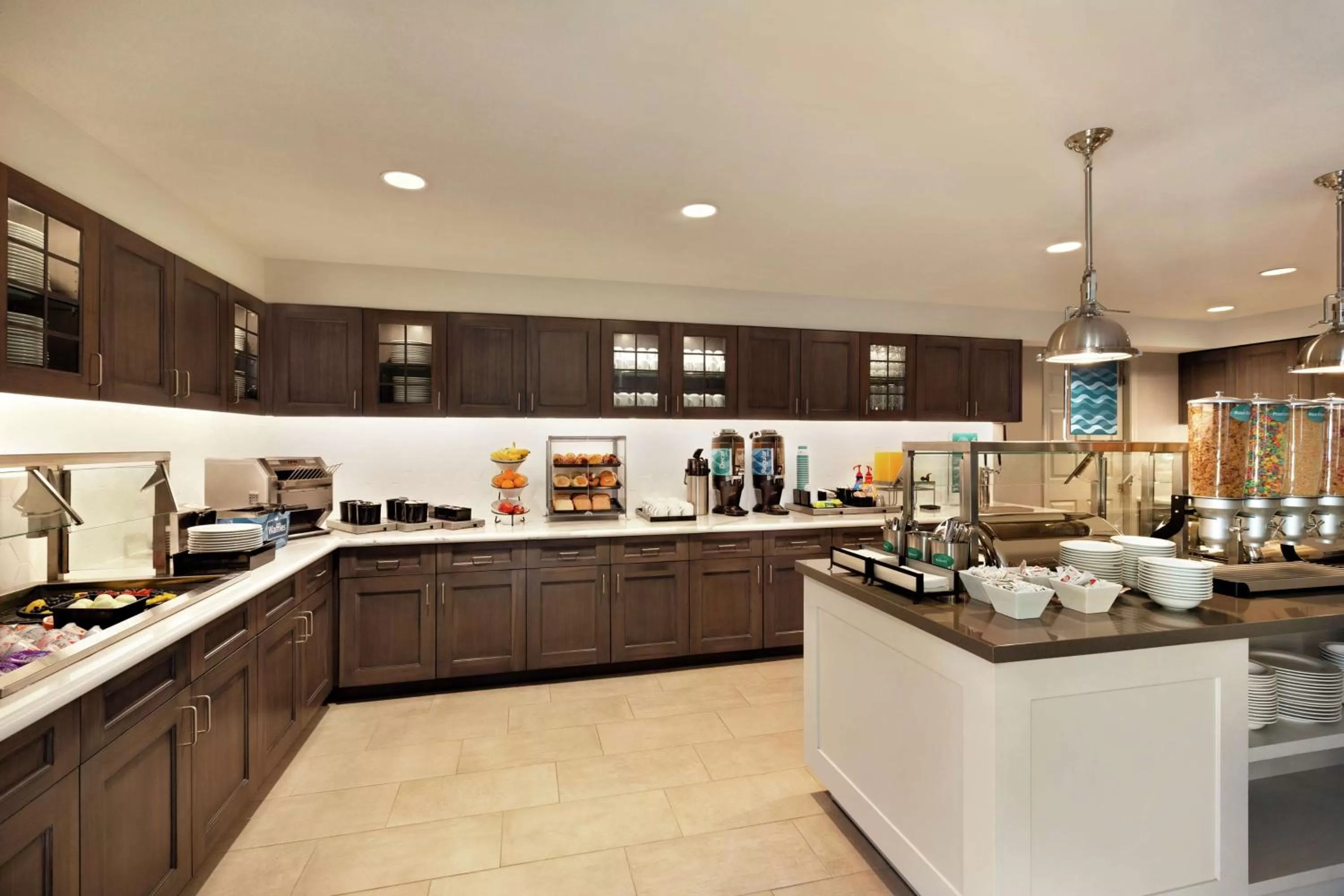 Breakfast in Homewood Suites by Hilton Portland Airport