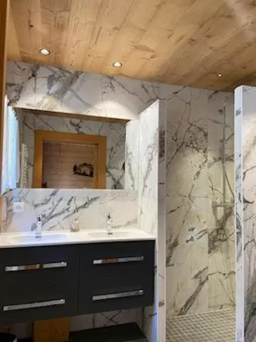 Bed and Breakfast Chalet Manava