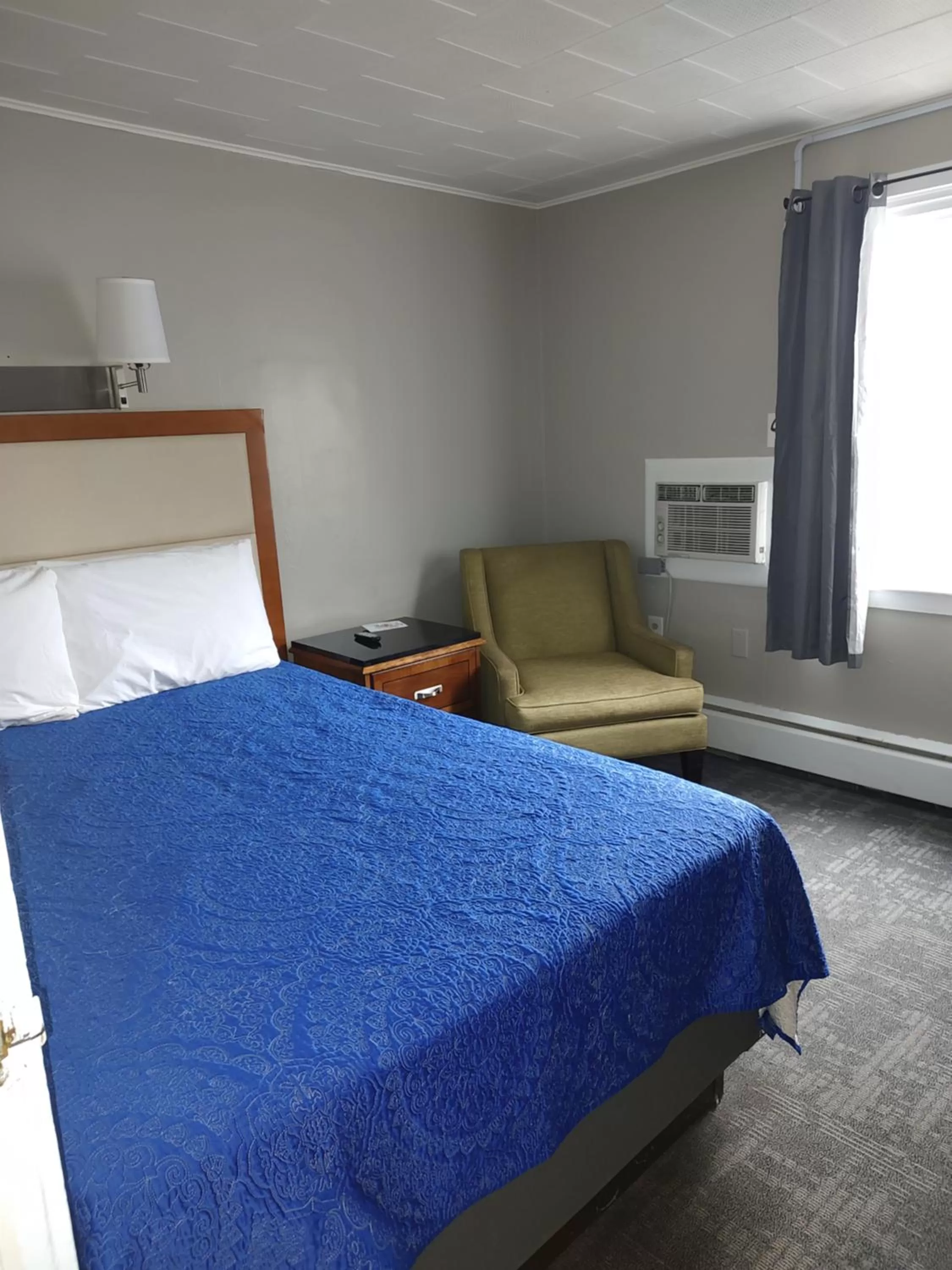 Bed in Vacationland Inn & Suites