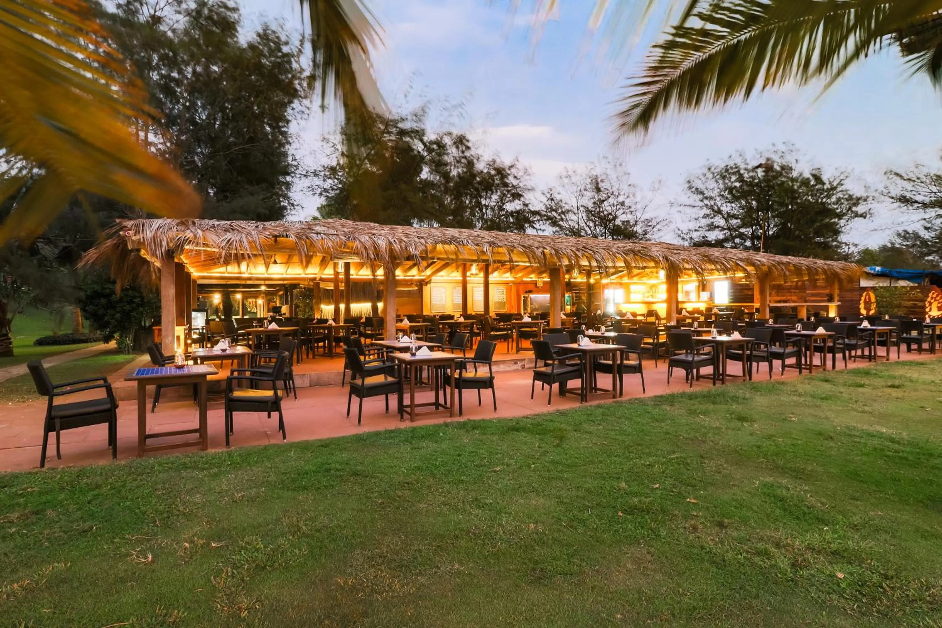 Restaurant/places to eat in Chalston Beach Resort