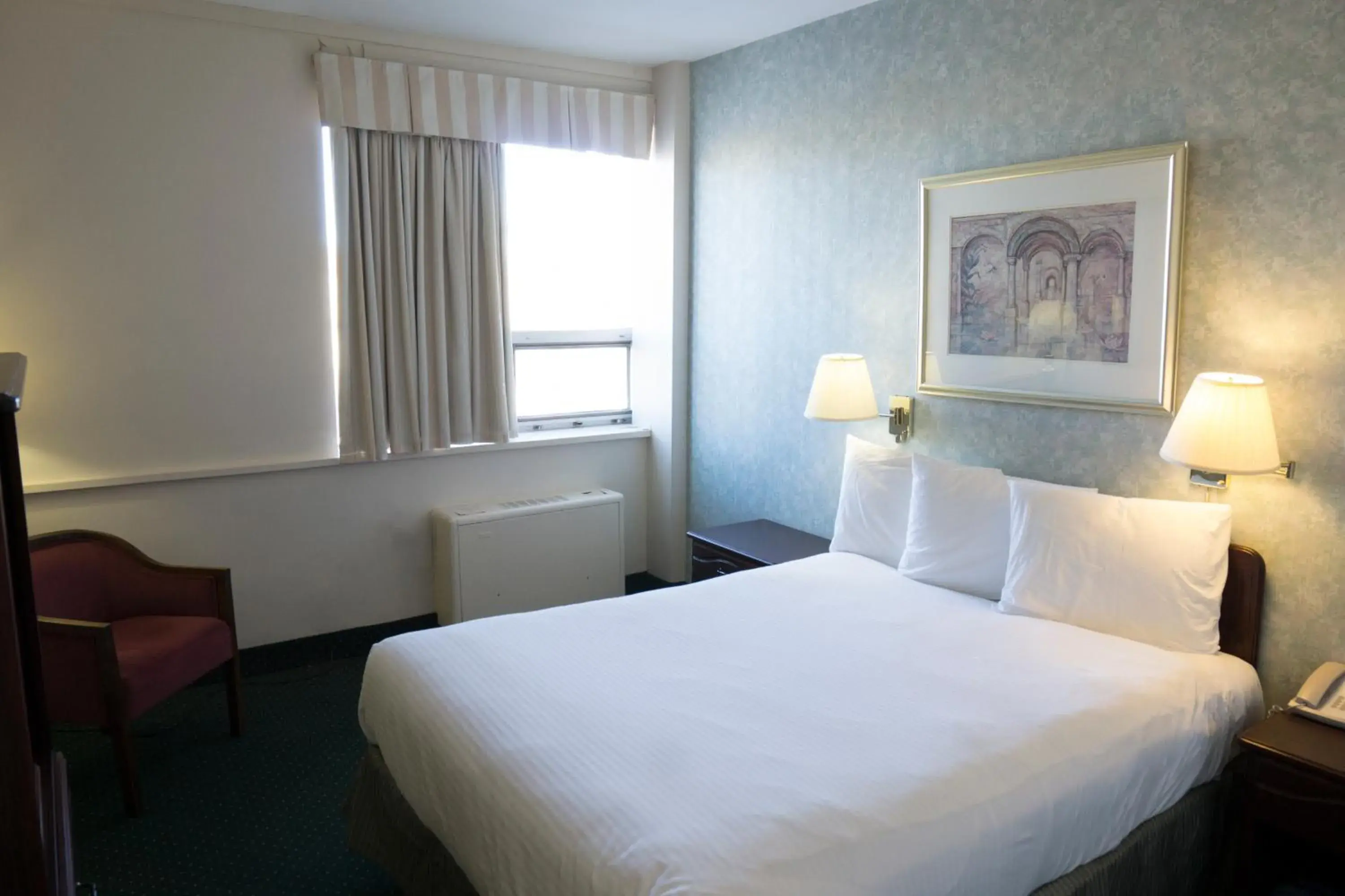 Deluxe One Queen with Living Room in The Marlborough Hotel Deluxe One Queen with Living Room in The Marlborough Hotel