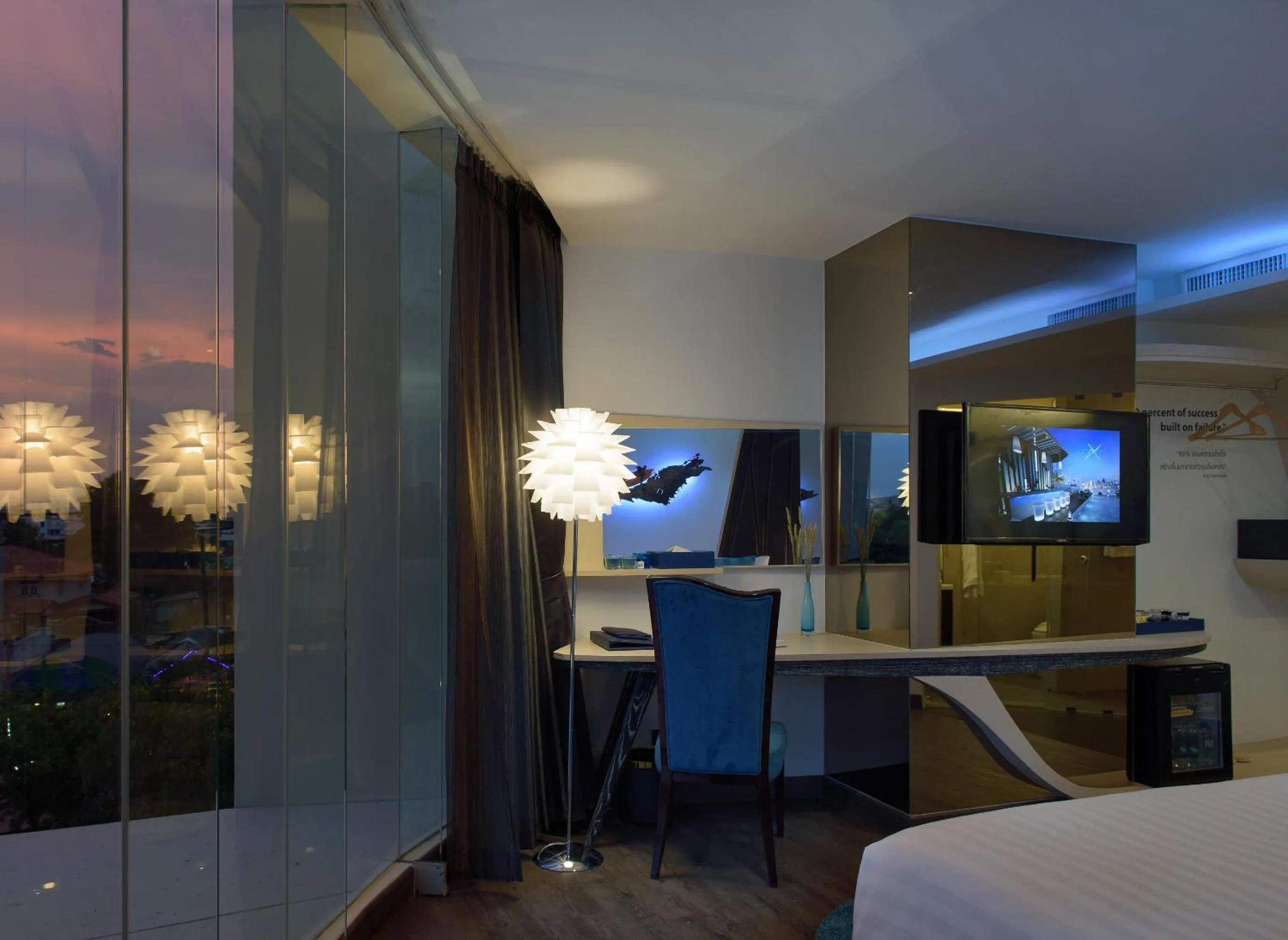 Photo of the whole room, Bed in The Xtreme Suites