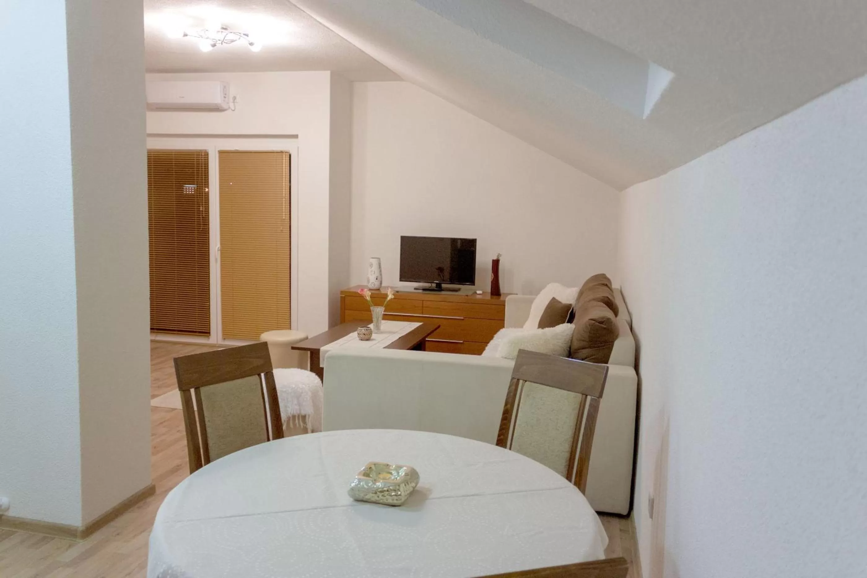 Dining Area in Villa Maja