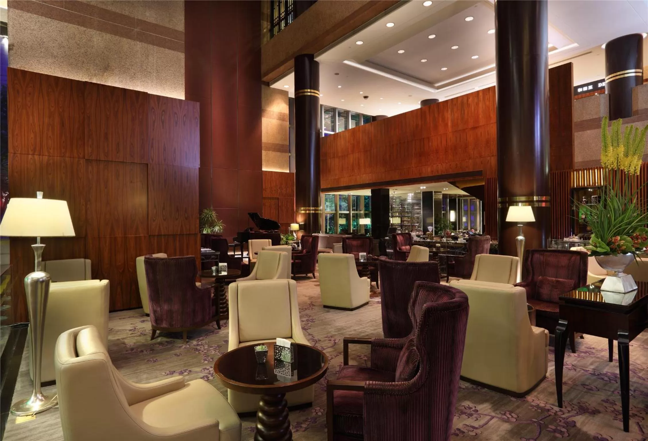 Communal lounge/ TV room in Jin Jiang Tower