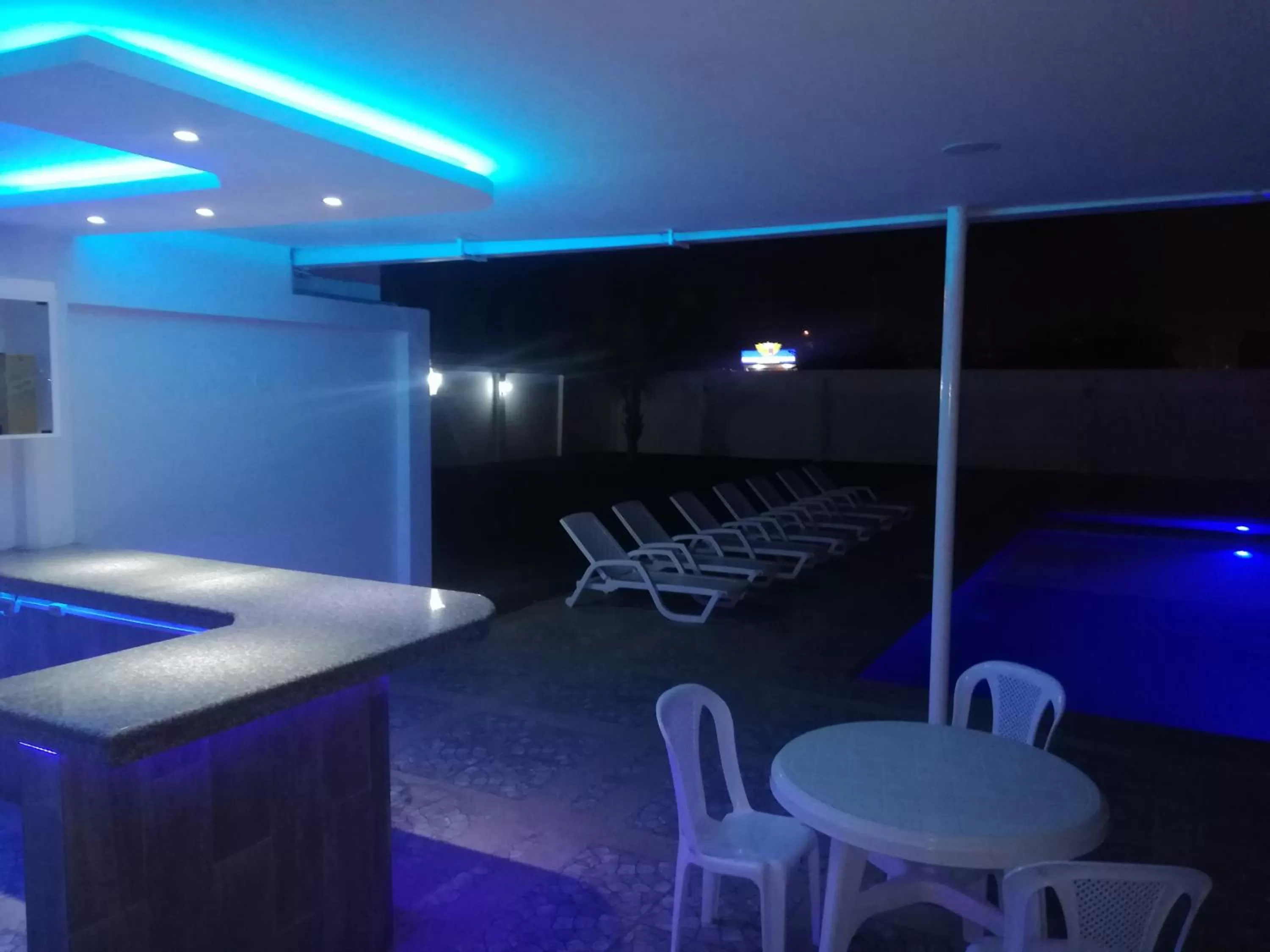 Swimming Pool in Manta Airport Hotel