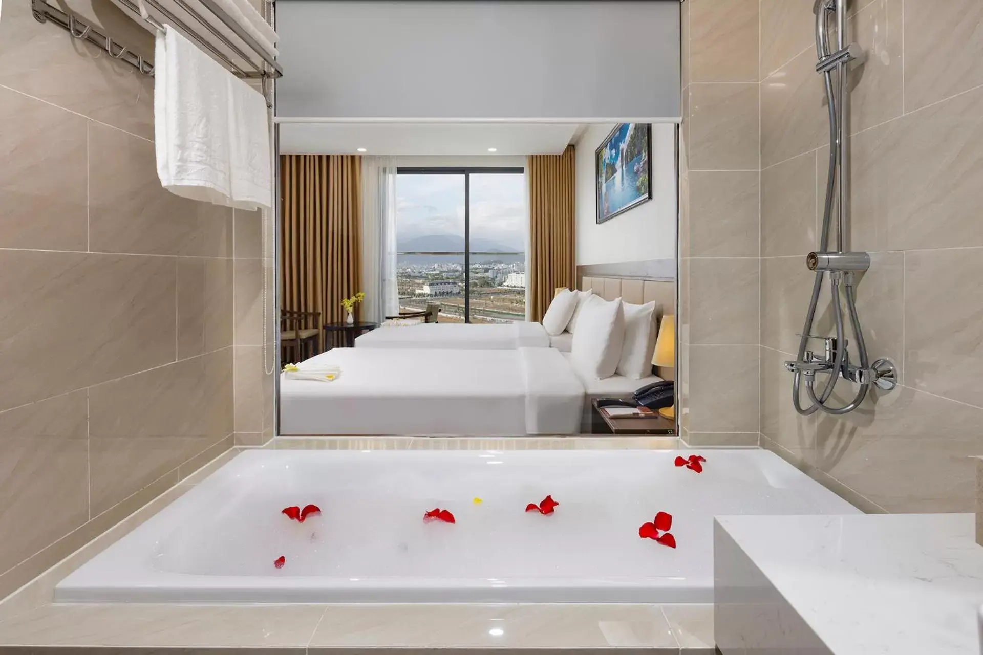 Senior Deluxe Double or Twin Room with Balcony in Miracle Luxury Nha Trang Senior Deluxe Double or Twin Room with Balcony in Miracle Luxury Nha Trang