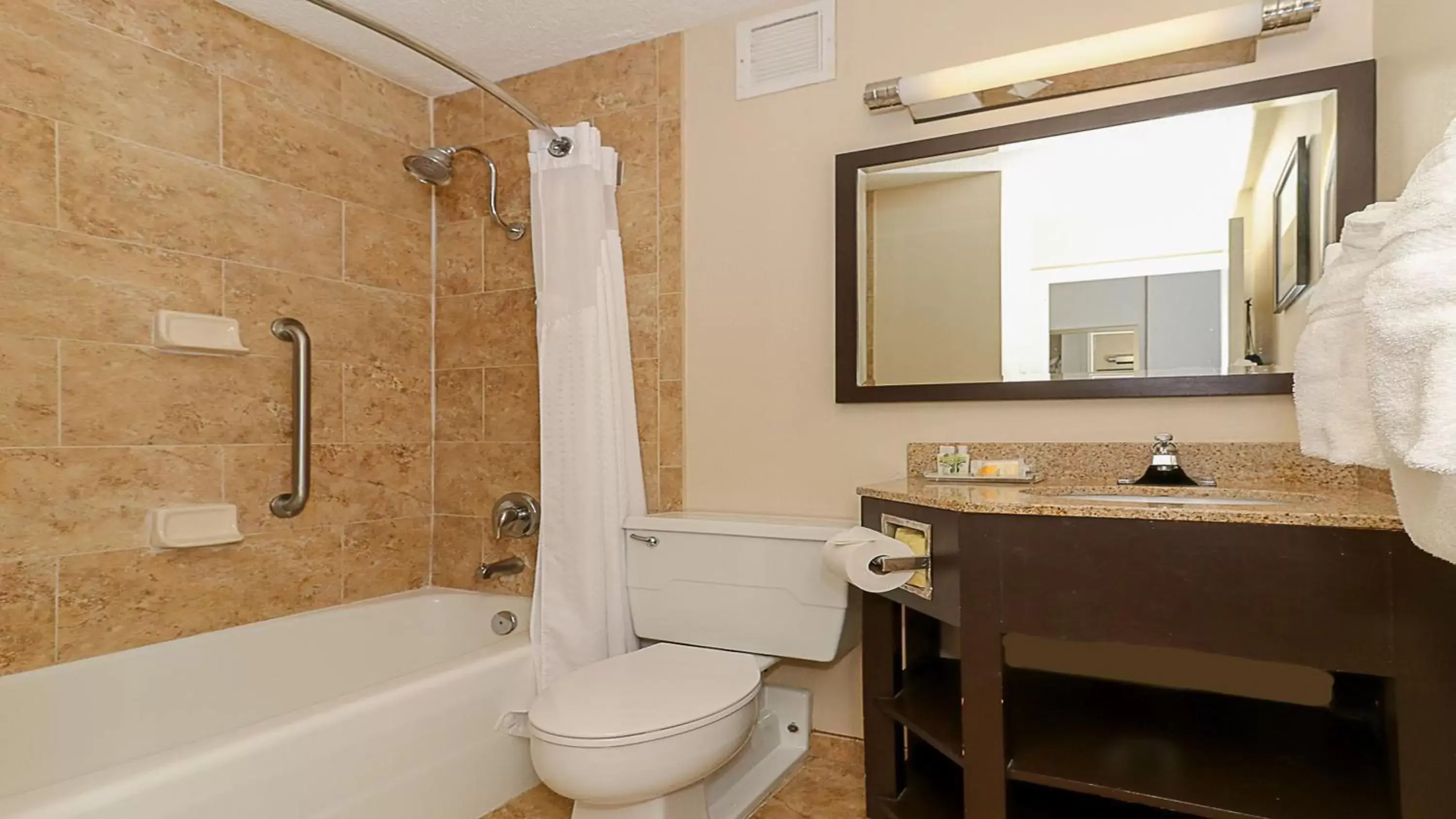 Standard Queen Room with Two Queen Beds in Holiday Inn Resort Oceanfront at Surfside Beach by IHG Standard Queen Room with Two Queen Beds in Holiday Inn Resort Oceanfront at Surfside Beach by IHG