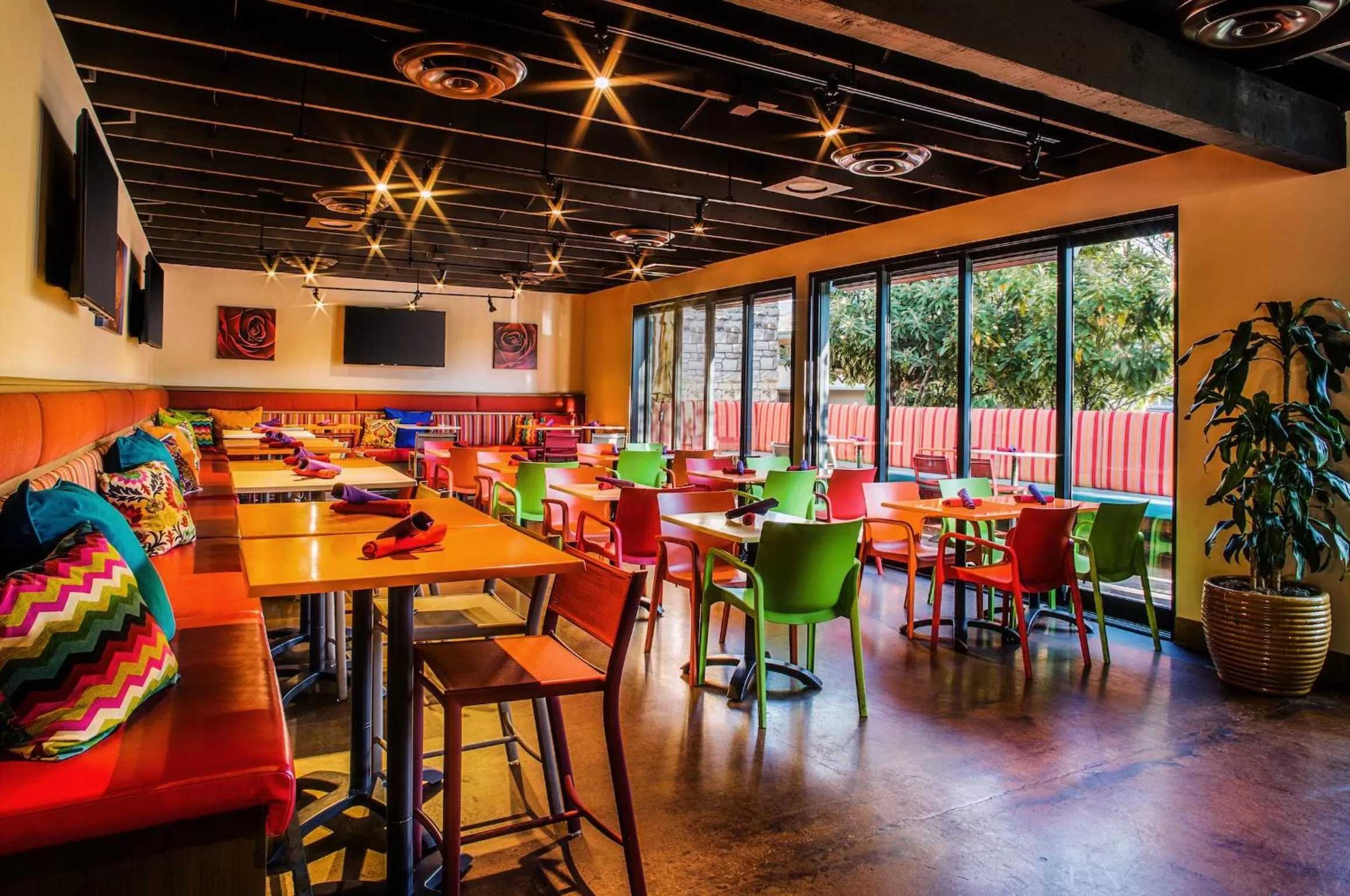 Restaurant/places to eat in The Cliffs