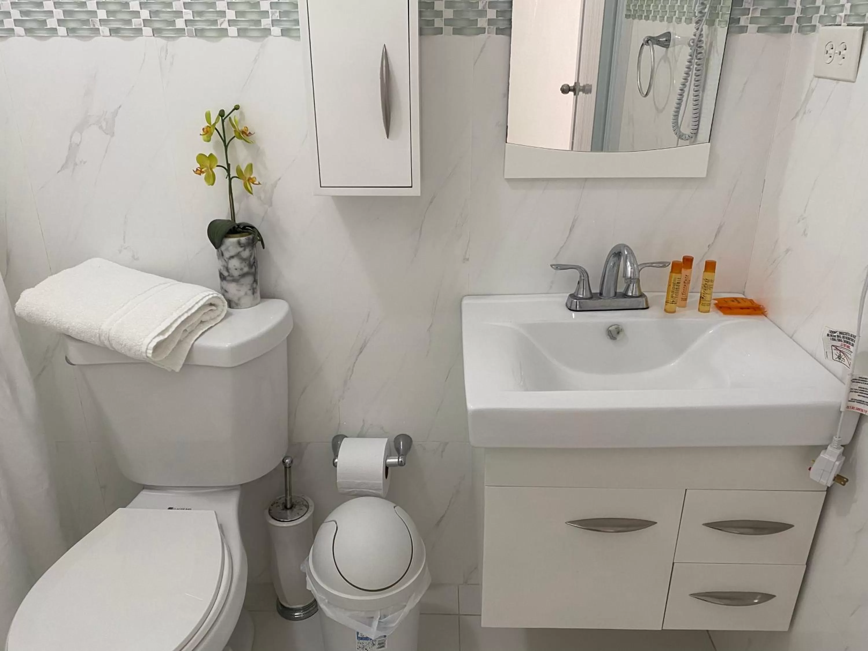 Bathroom in Itza-Bella Suites