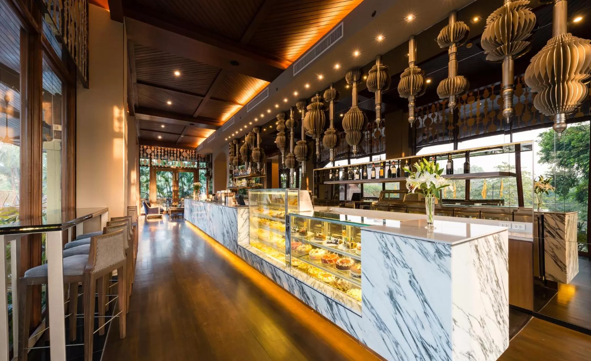 Restaurant/places to eat in Chatrium Hotel Royal Lake Yangon