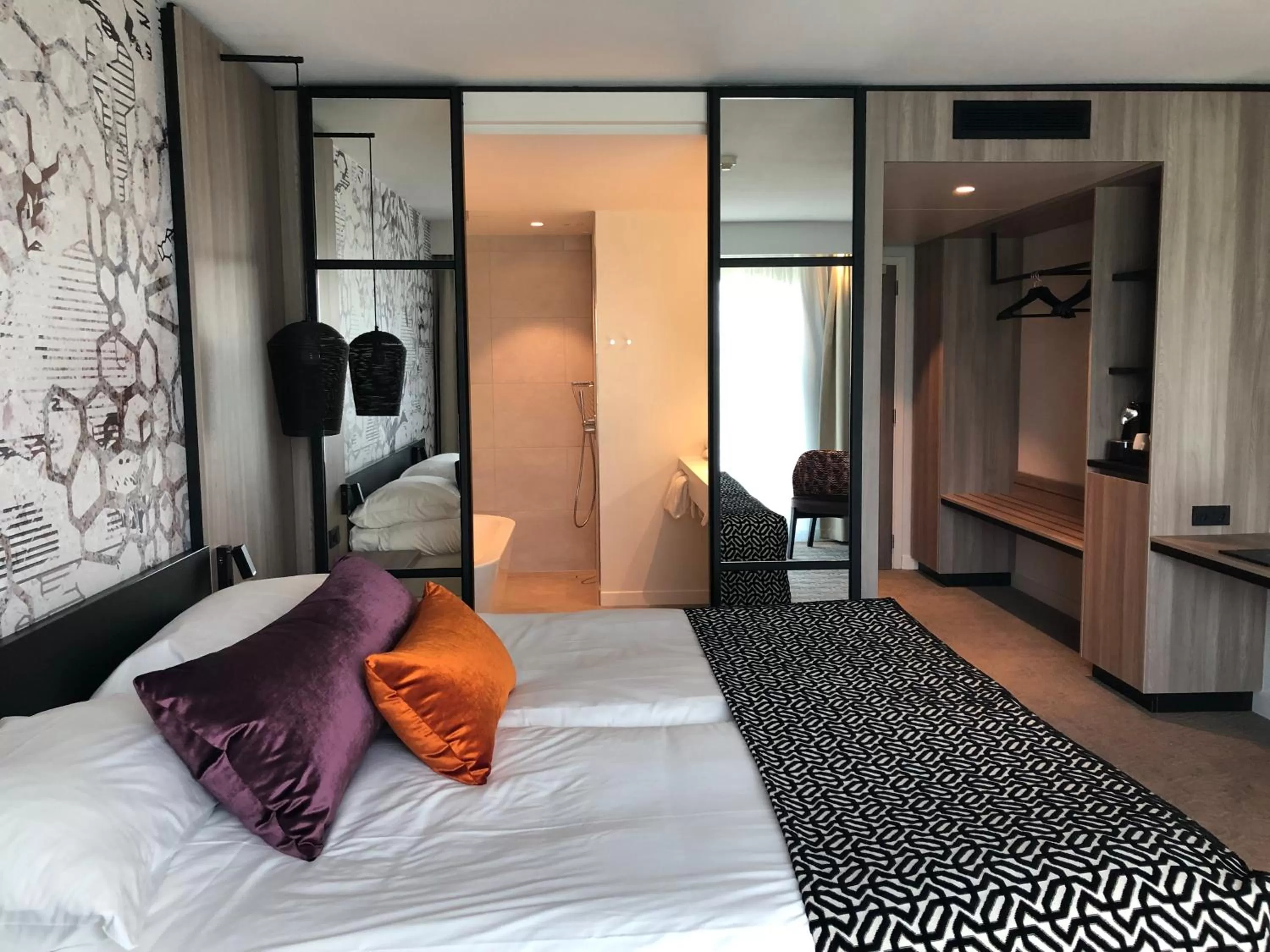 Bedroom, Bed in Hotel Van der Valk Maastricht