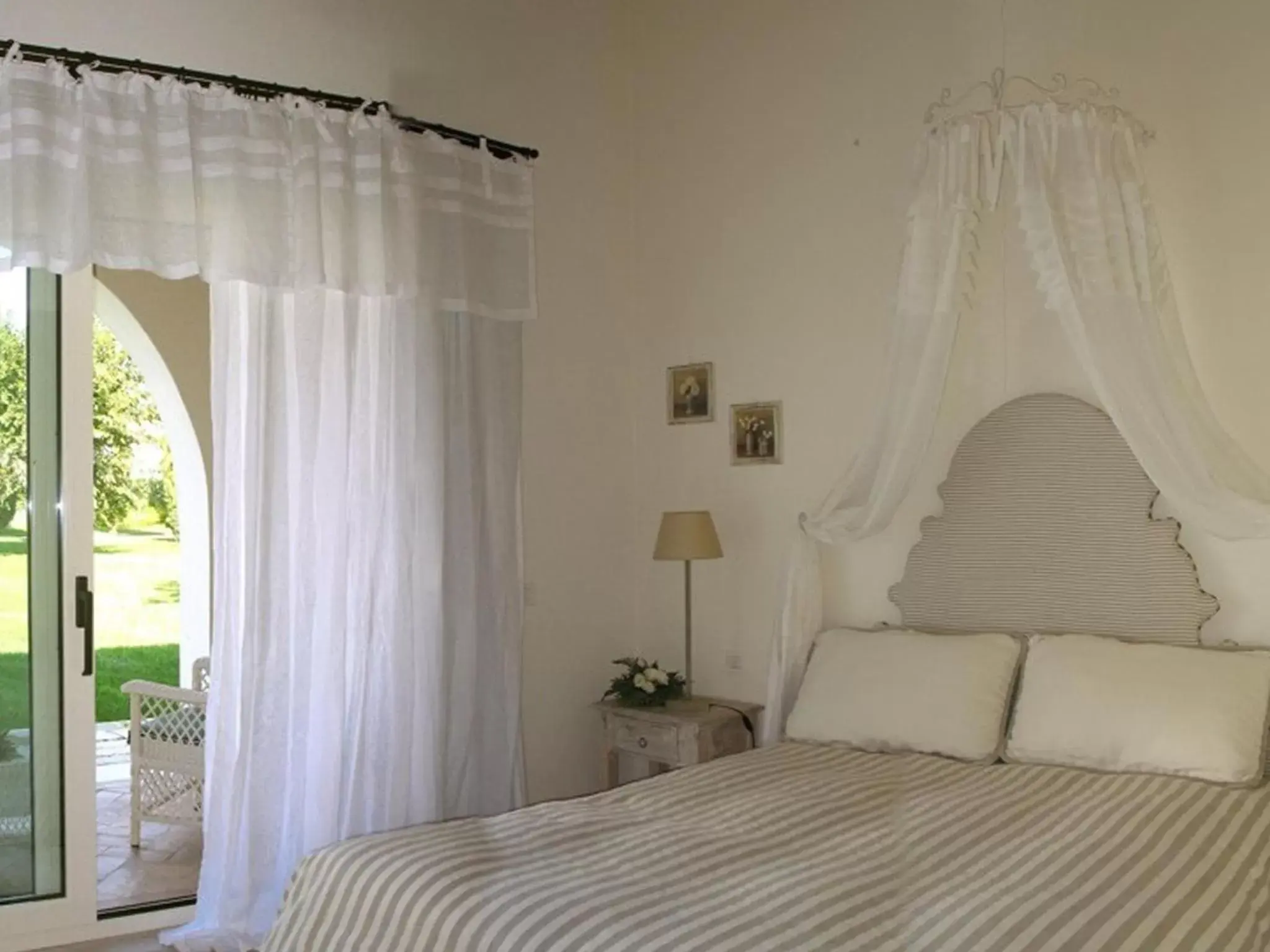 Double Room with Garden View in Casa Freda Double Room with Garden View in Casa Freda
