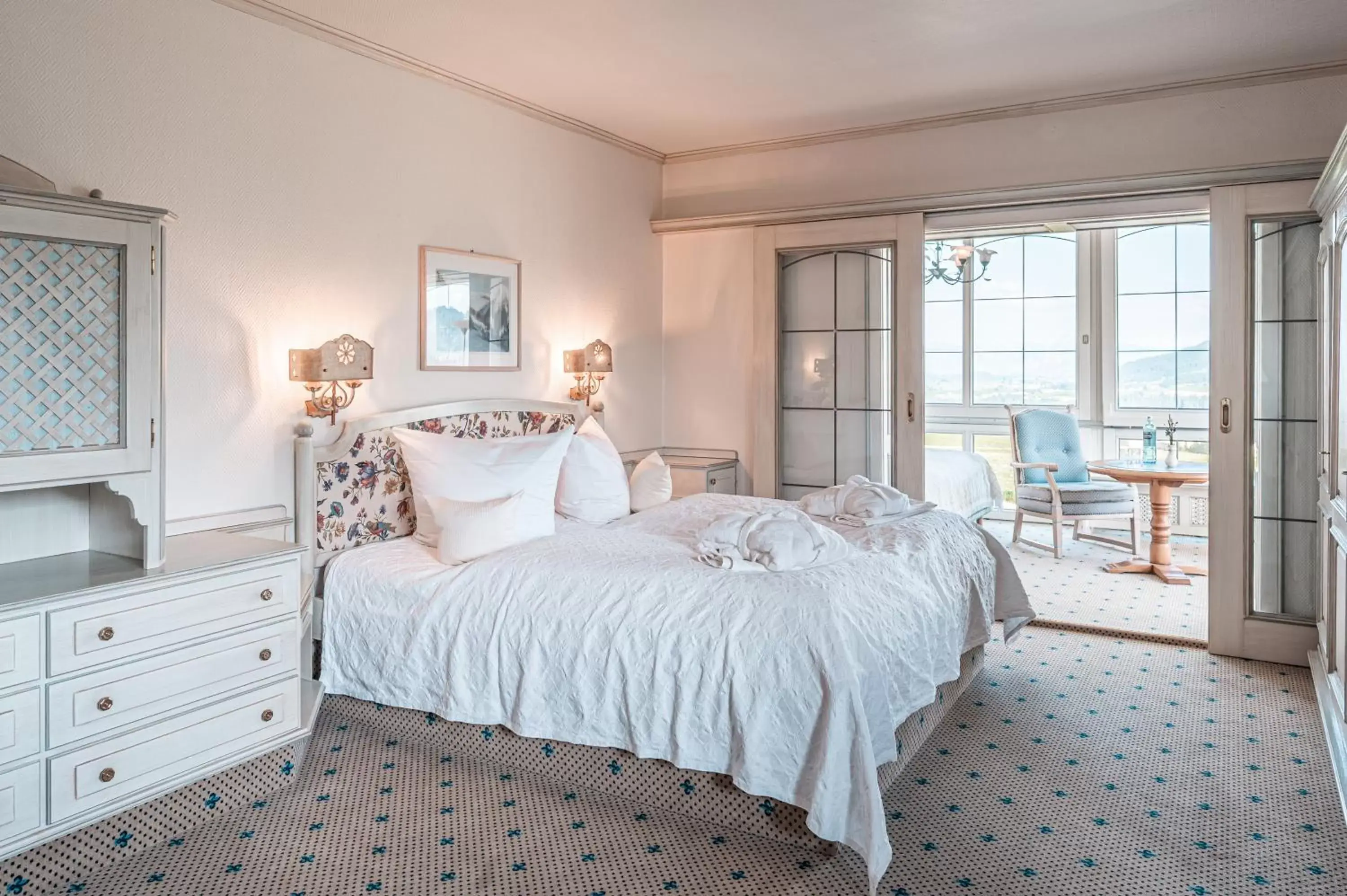 Suite with Mountain View - single occupancy in Mittelburg Wellnesshotel Suite with Mountain View - single occupancy in Mittelburg Wellnesshotel