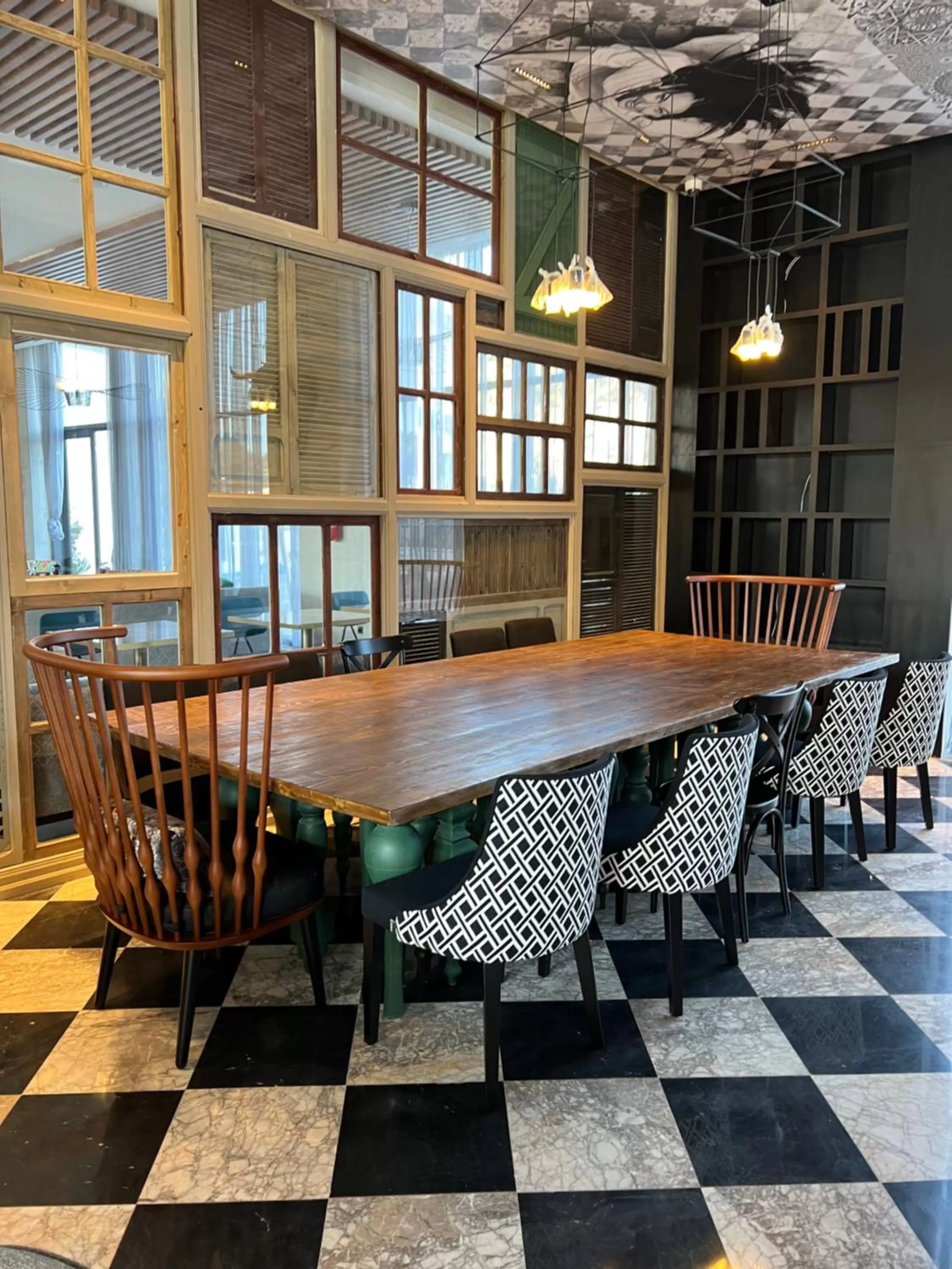 Restaurant/places to eat in Occidental Tanger