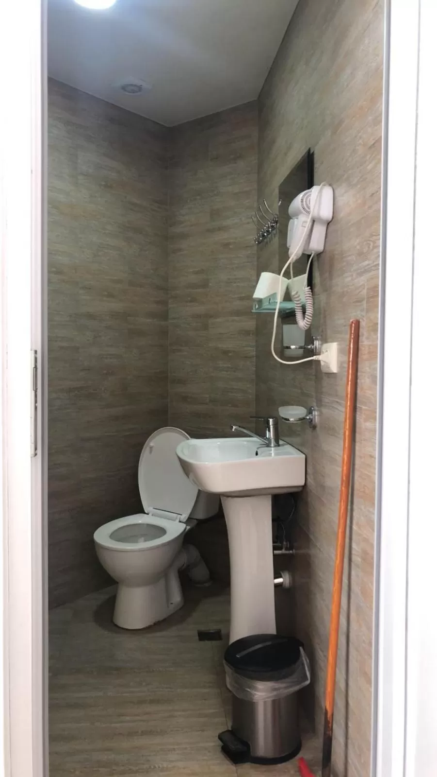 Bathroom in Orange Home Hotel