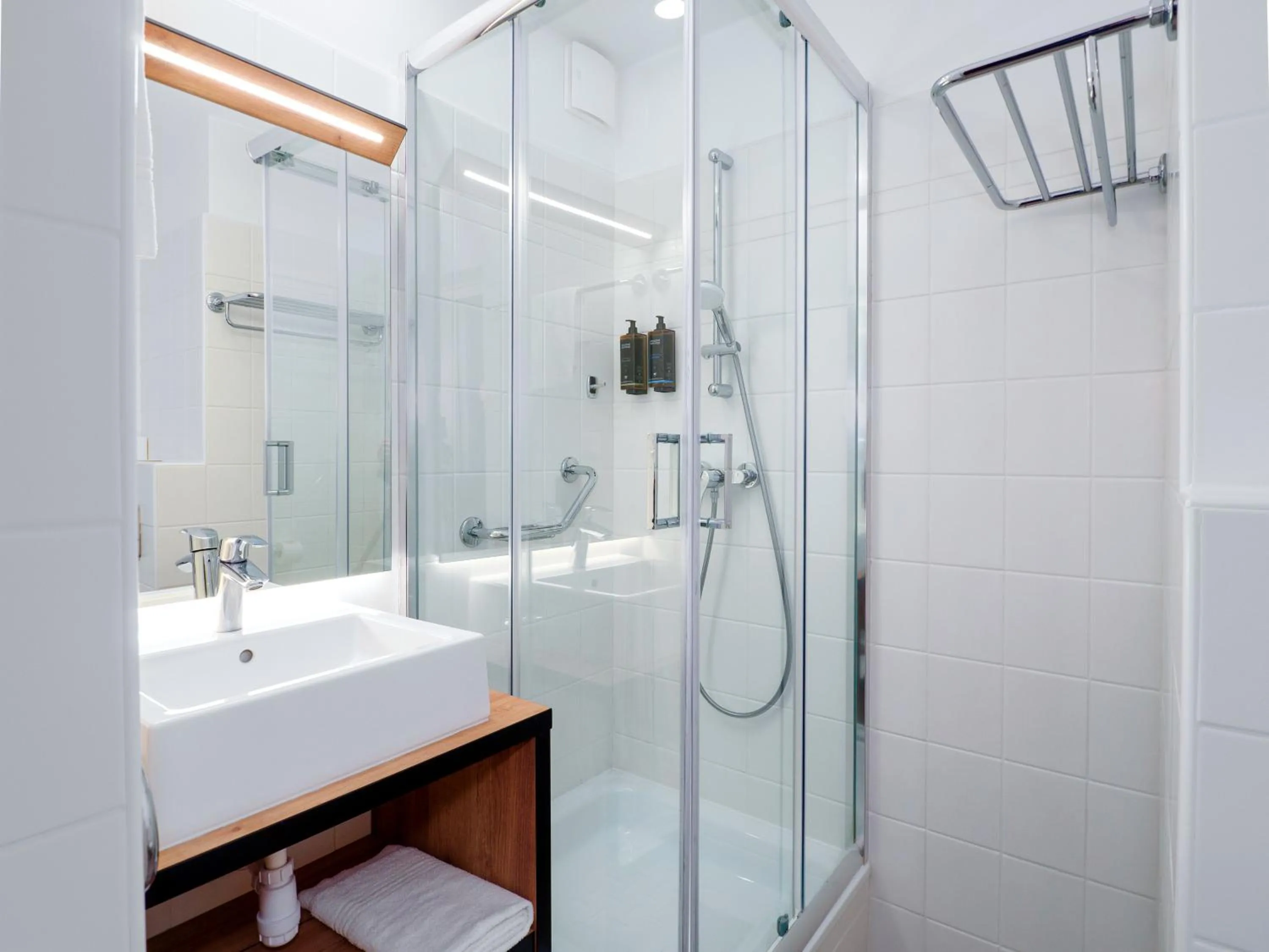 Shower in Mercure Czestochowa Centrum