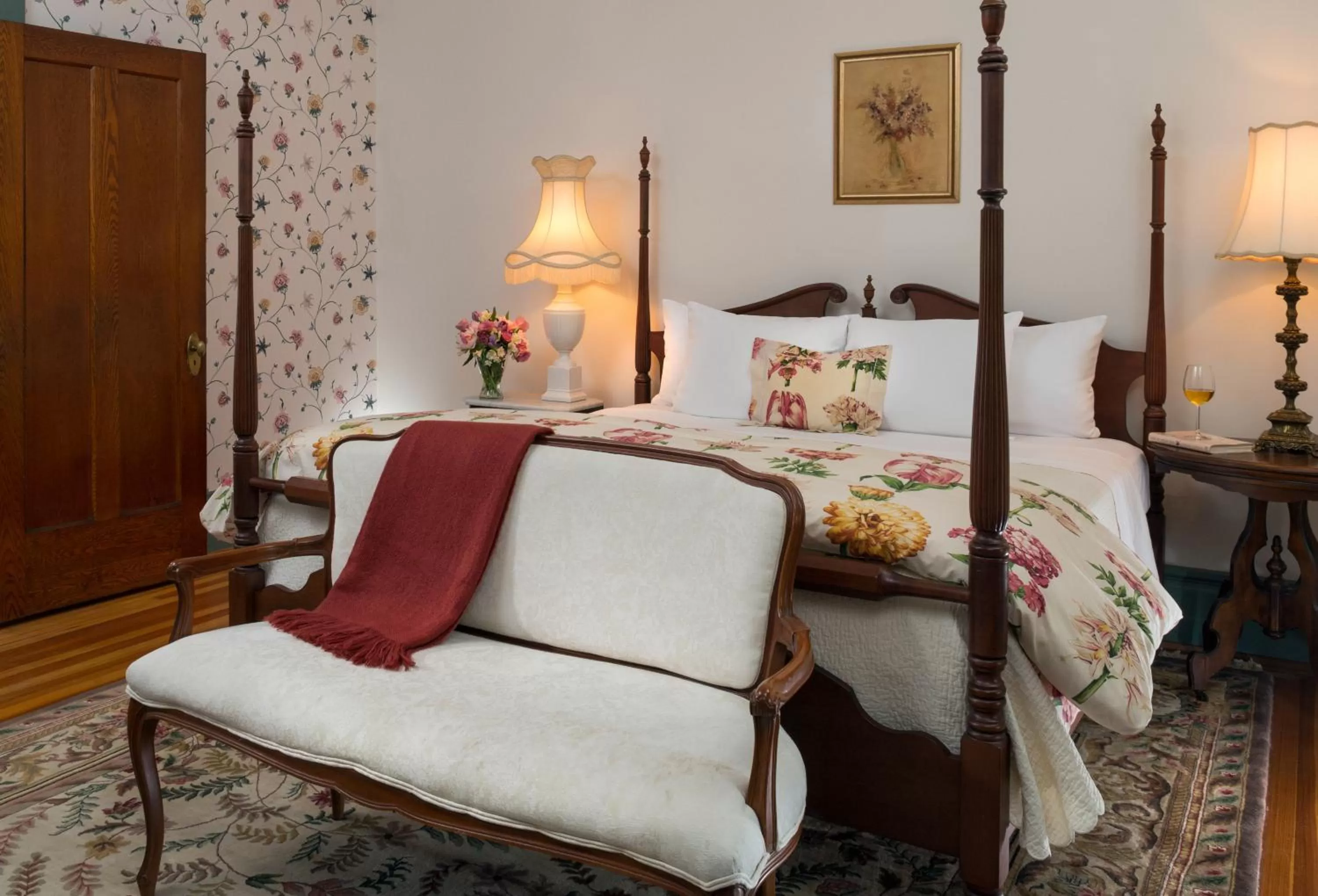 Bedroom in Mercersburg Inn