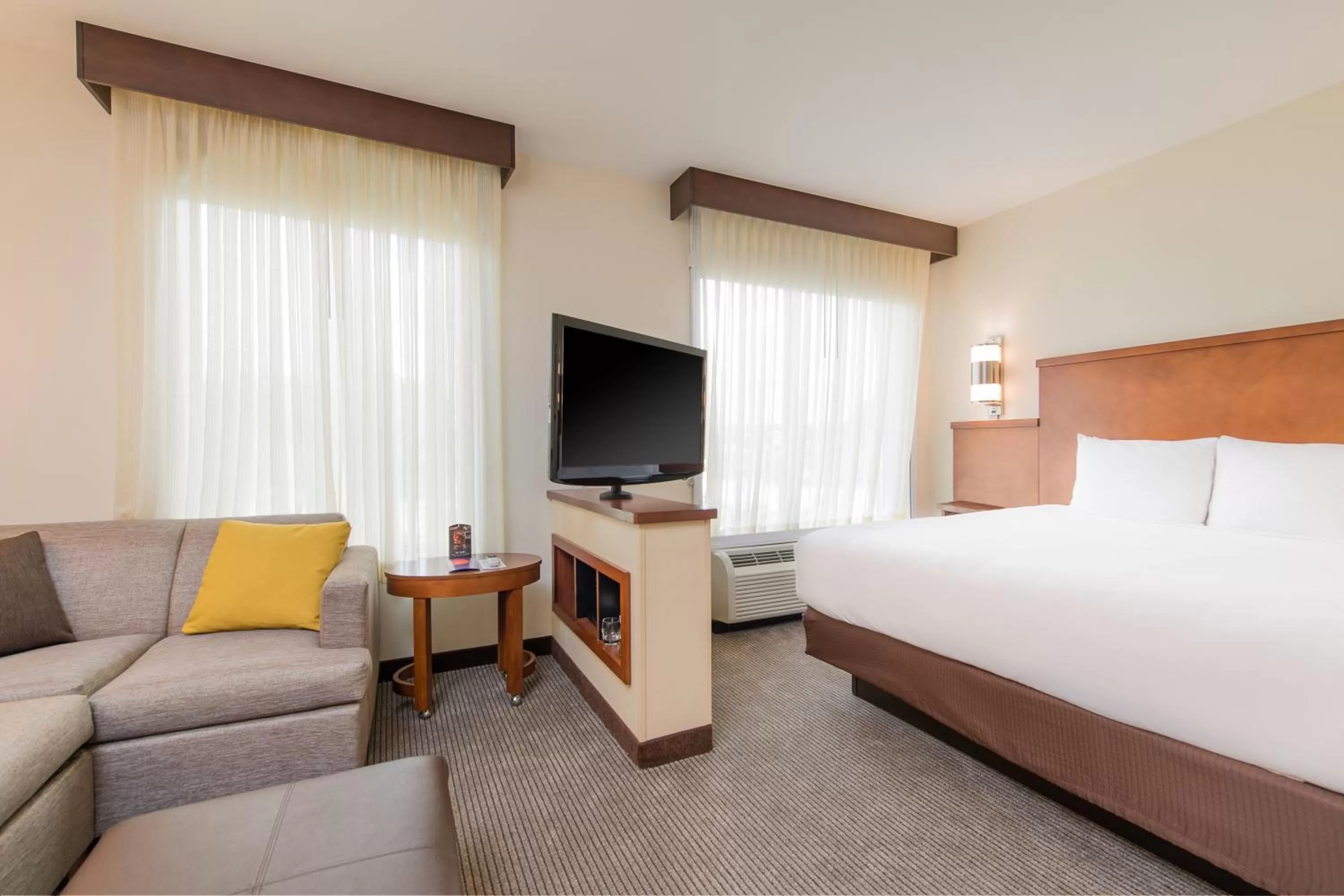 Photo of the whole room, Bed in Hyatt Place Charleston Airport / Convention Center