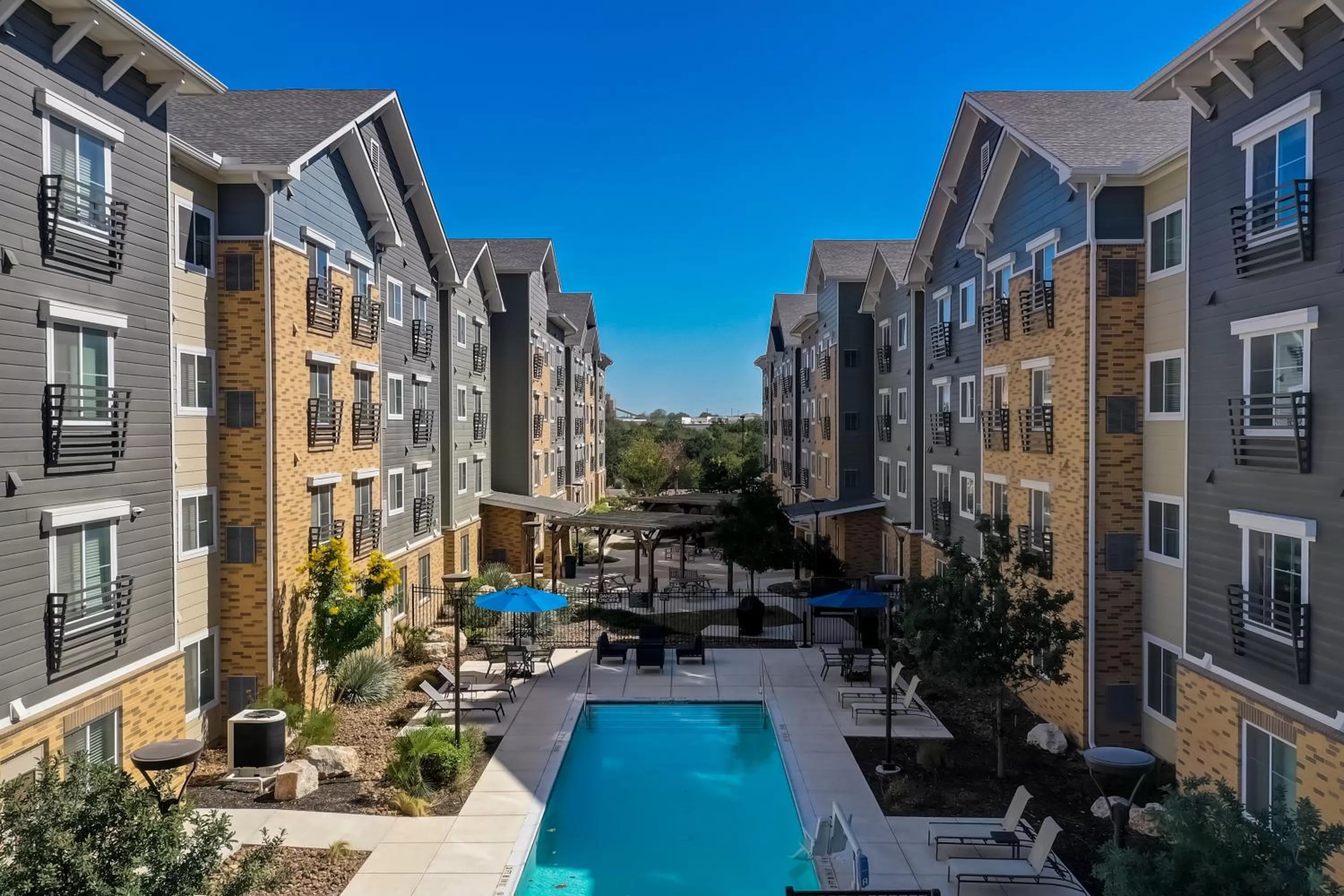 Property building, Pool View in WaterWalk San Antonio at The Rim