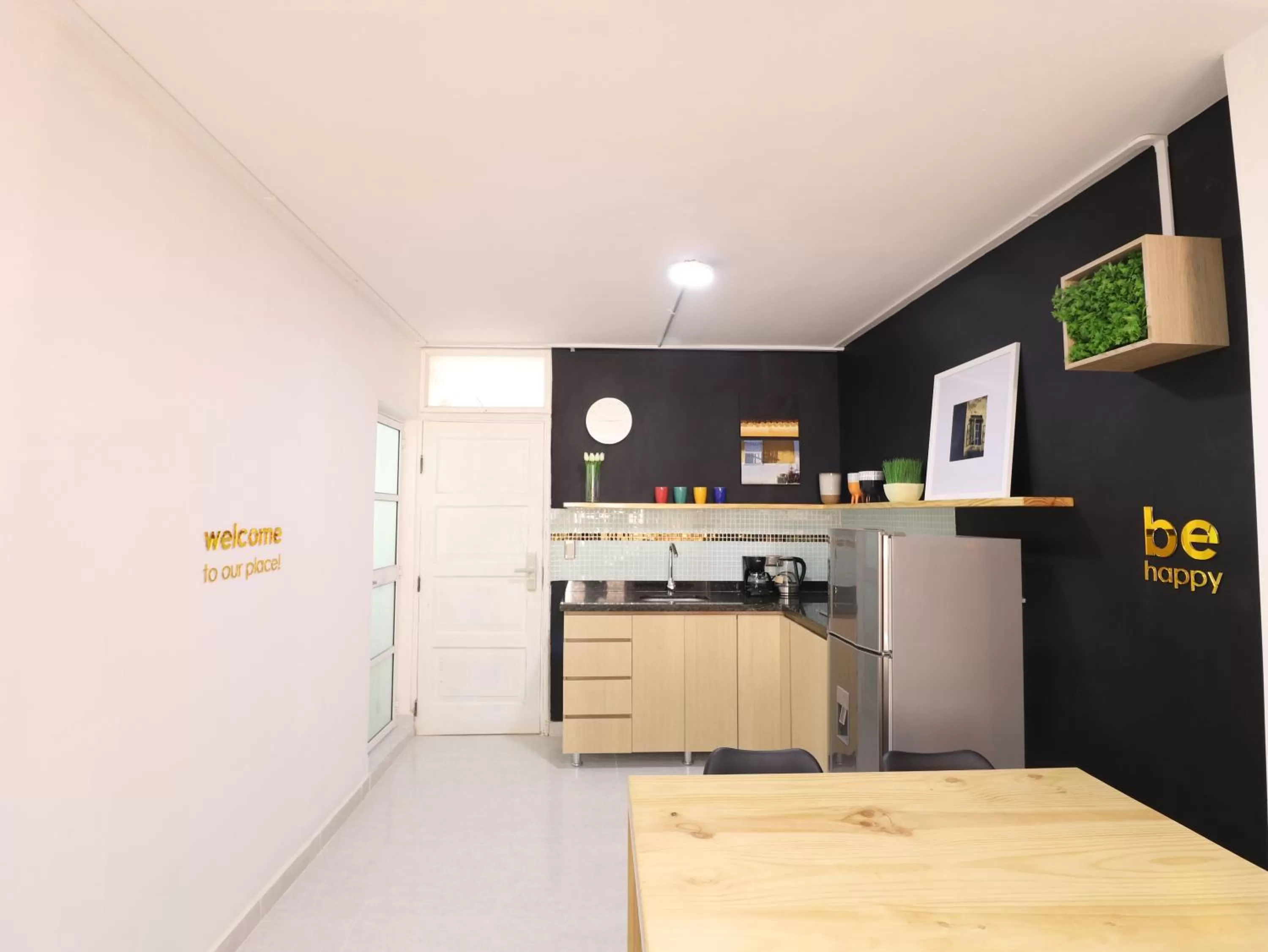 Kitchen or kitchenette, Kitchen/Kitchenette in 554 Apartments