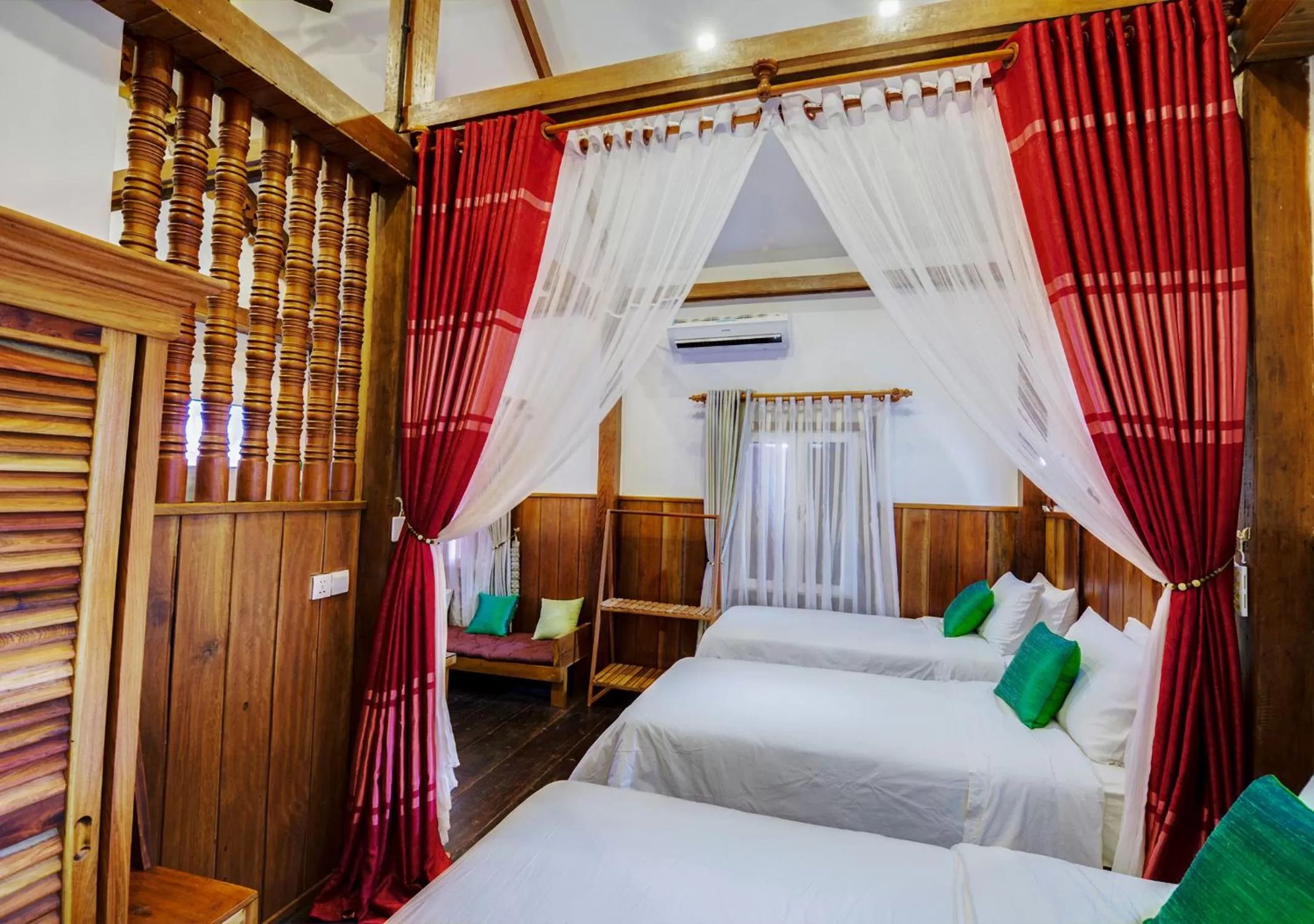 Bed in Maison Model d'Angkor