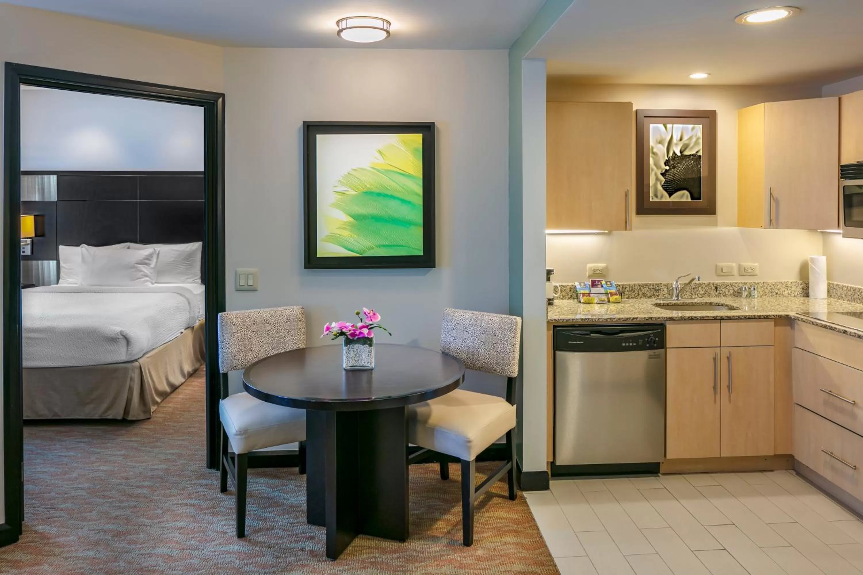 Dining area, Bed in Residence Inn by Marriott San Jose Escazu