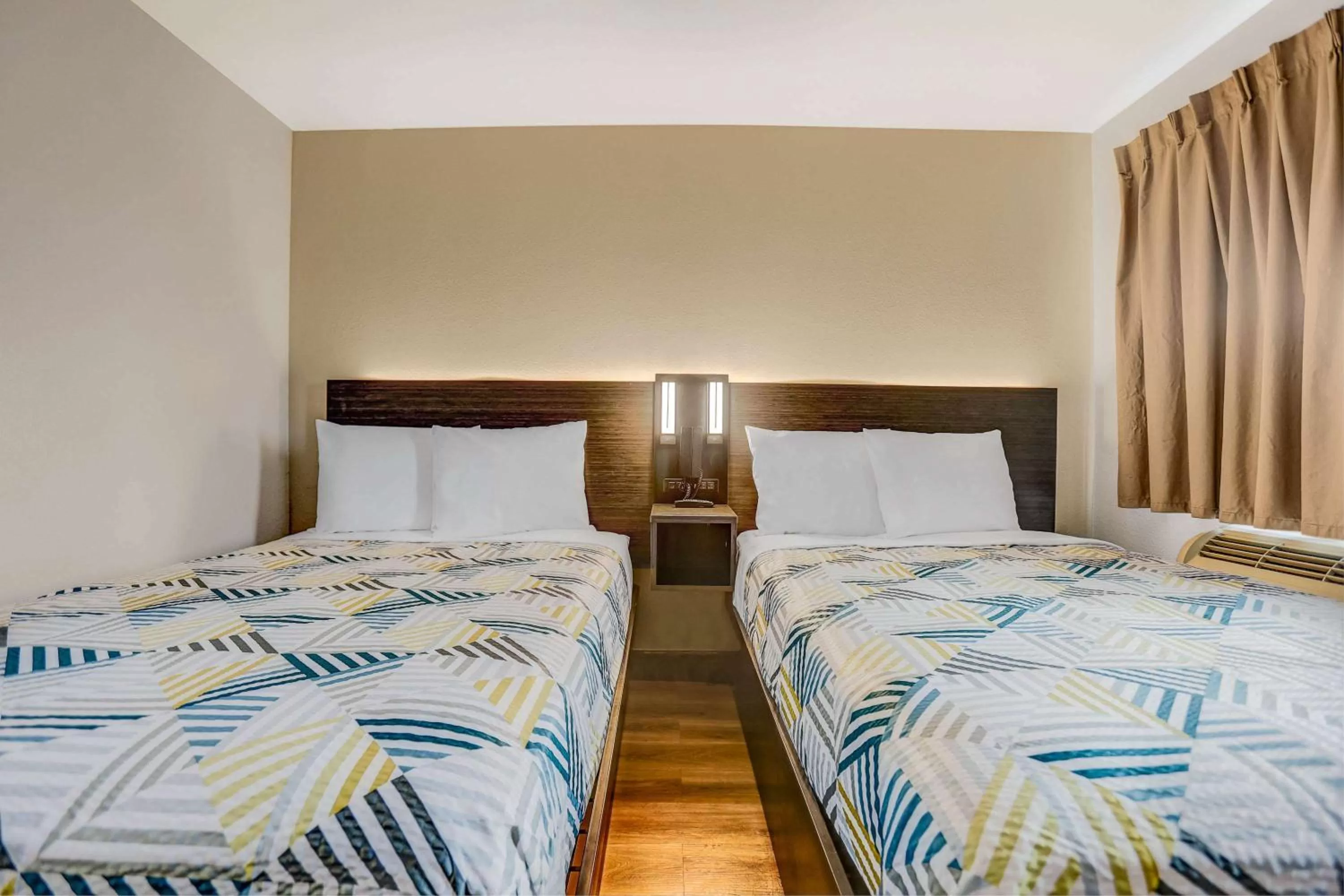 Quadruple Room - single occupancy - Non-Smoking in Motel 6-San Bernardino, CA - South