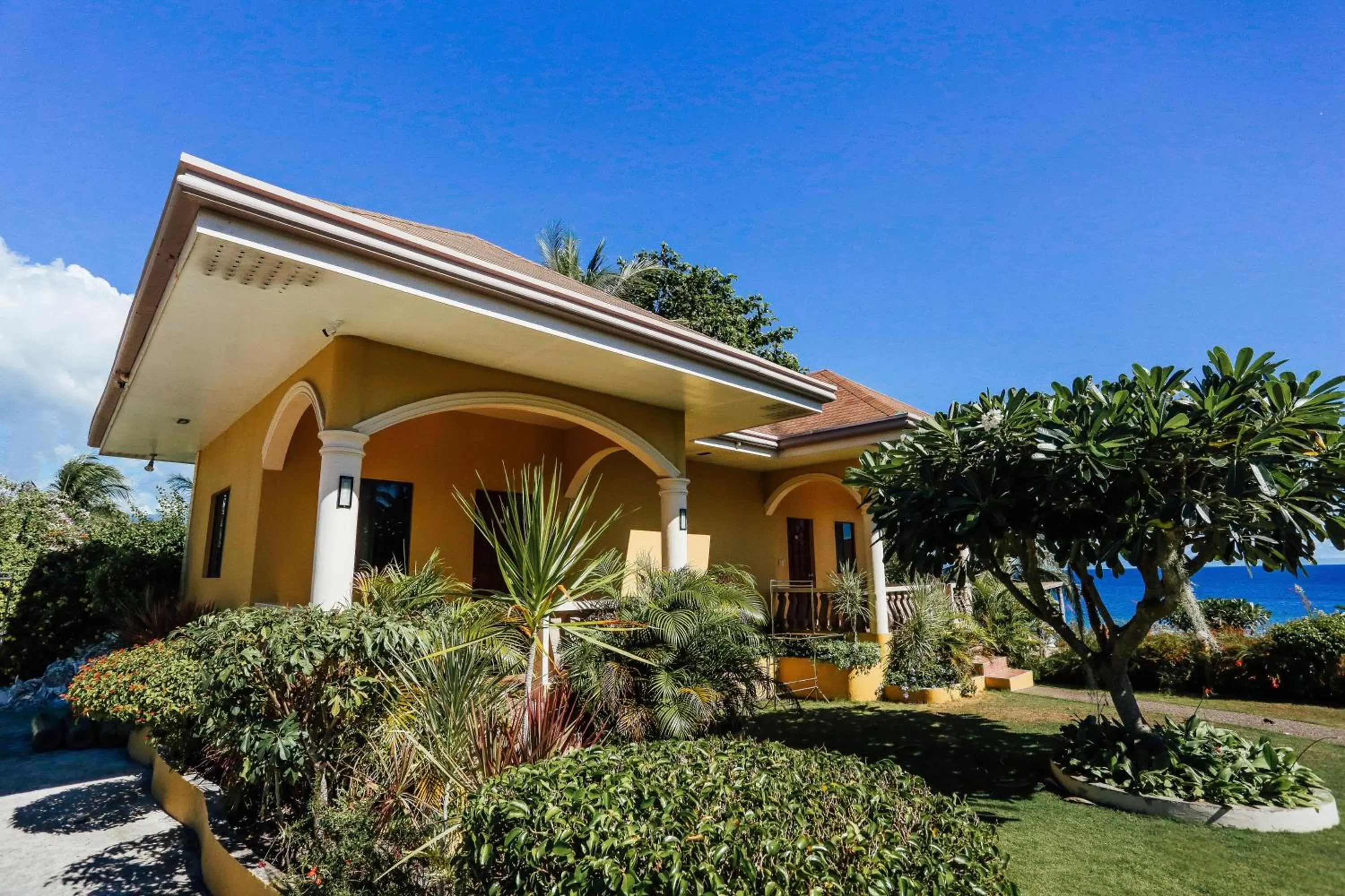 Property building in Turtle Bay Dive Resort