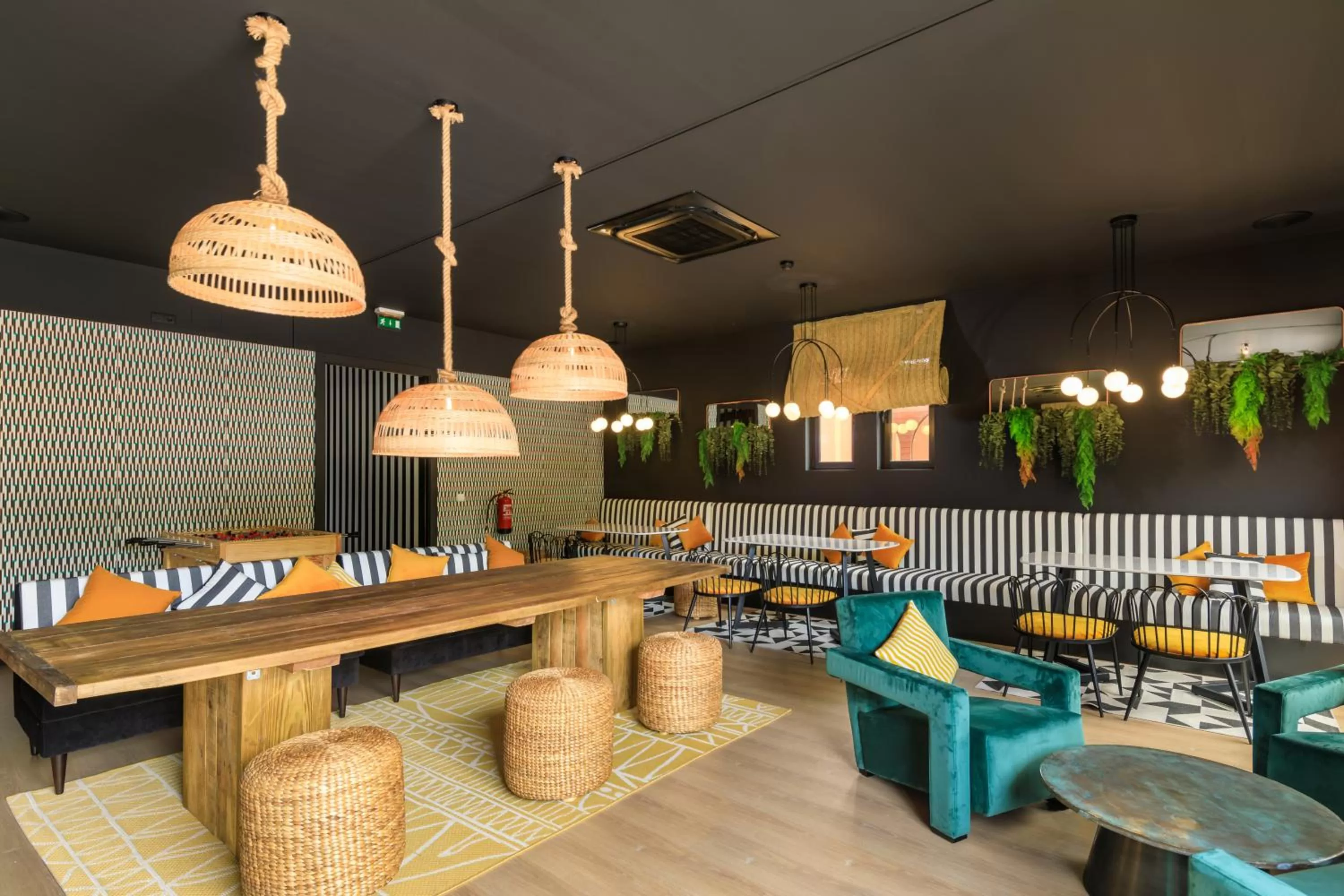 Lounge or bar in Amendoeira Golf Resort