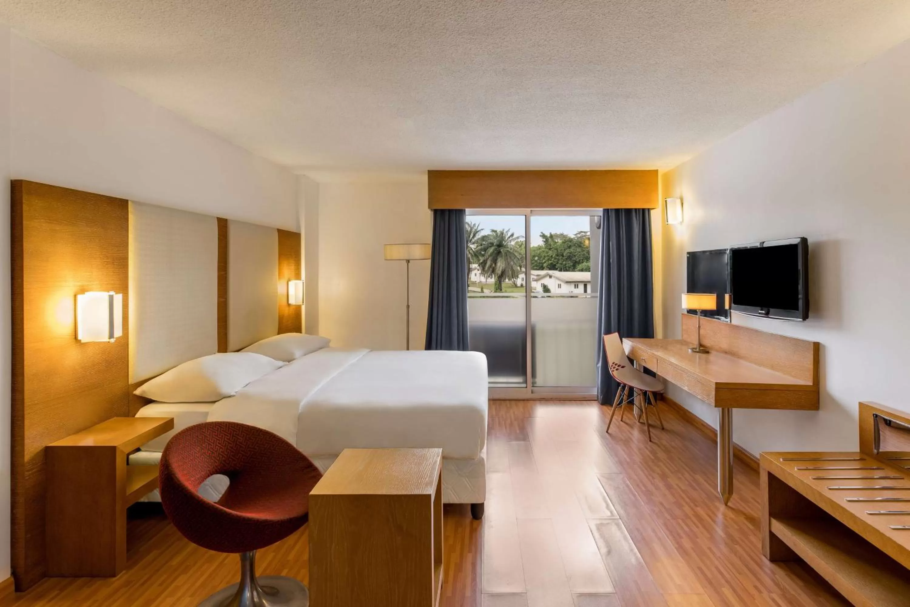 Photo of the whole room, Bed in Park Inn by Radisson Abeokuta