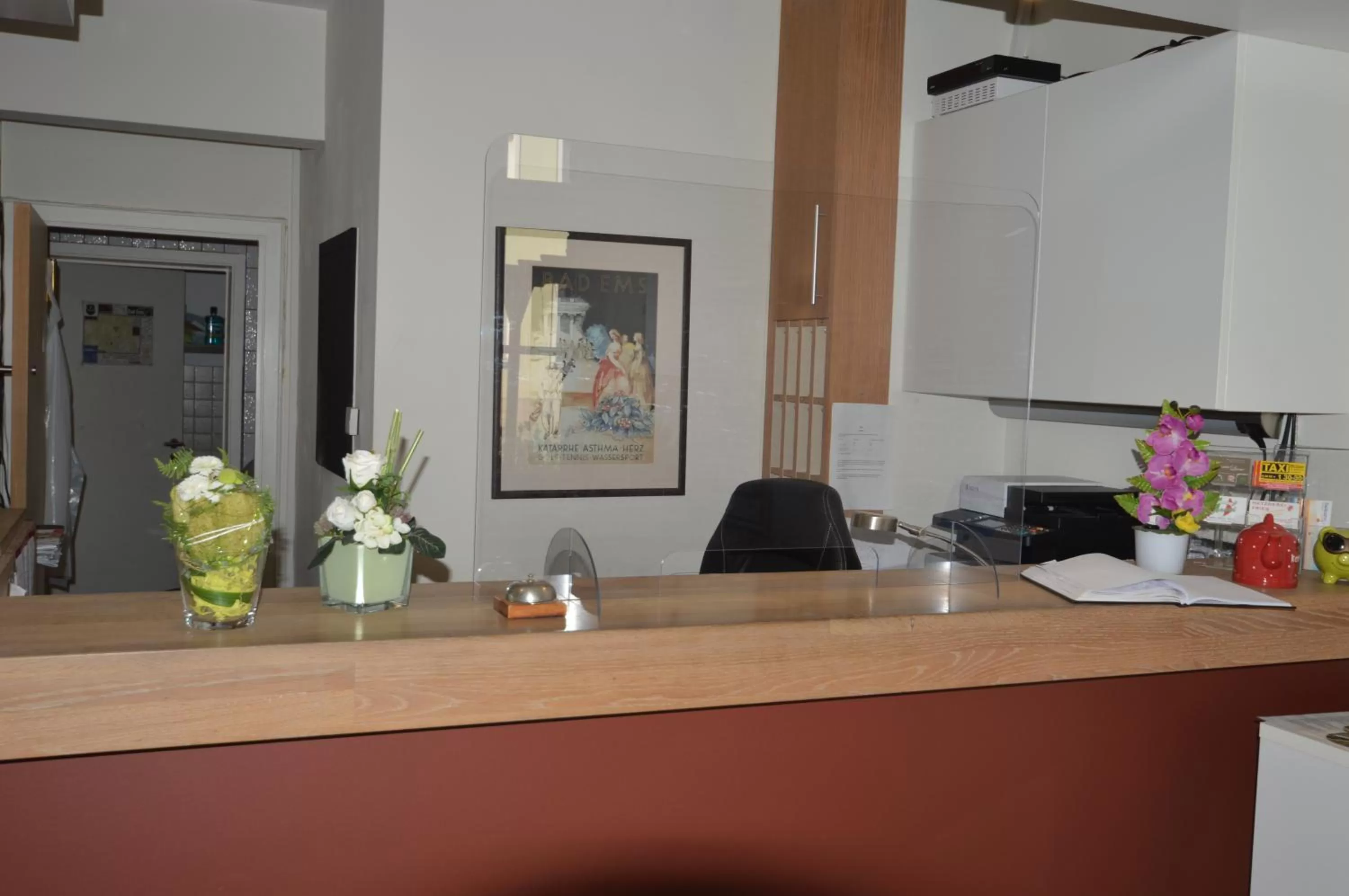 Lobby or reception, Kitchen/Kitchenette in Aktivhotel Alter Kaiser