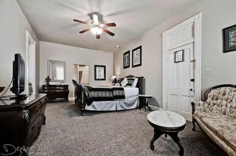 107 King Suite in New Orleans Hotel Eureka Springs 107 King Suite in New Orleans Hotel Eureka Springs