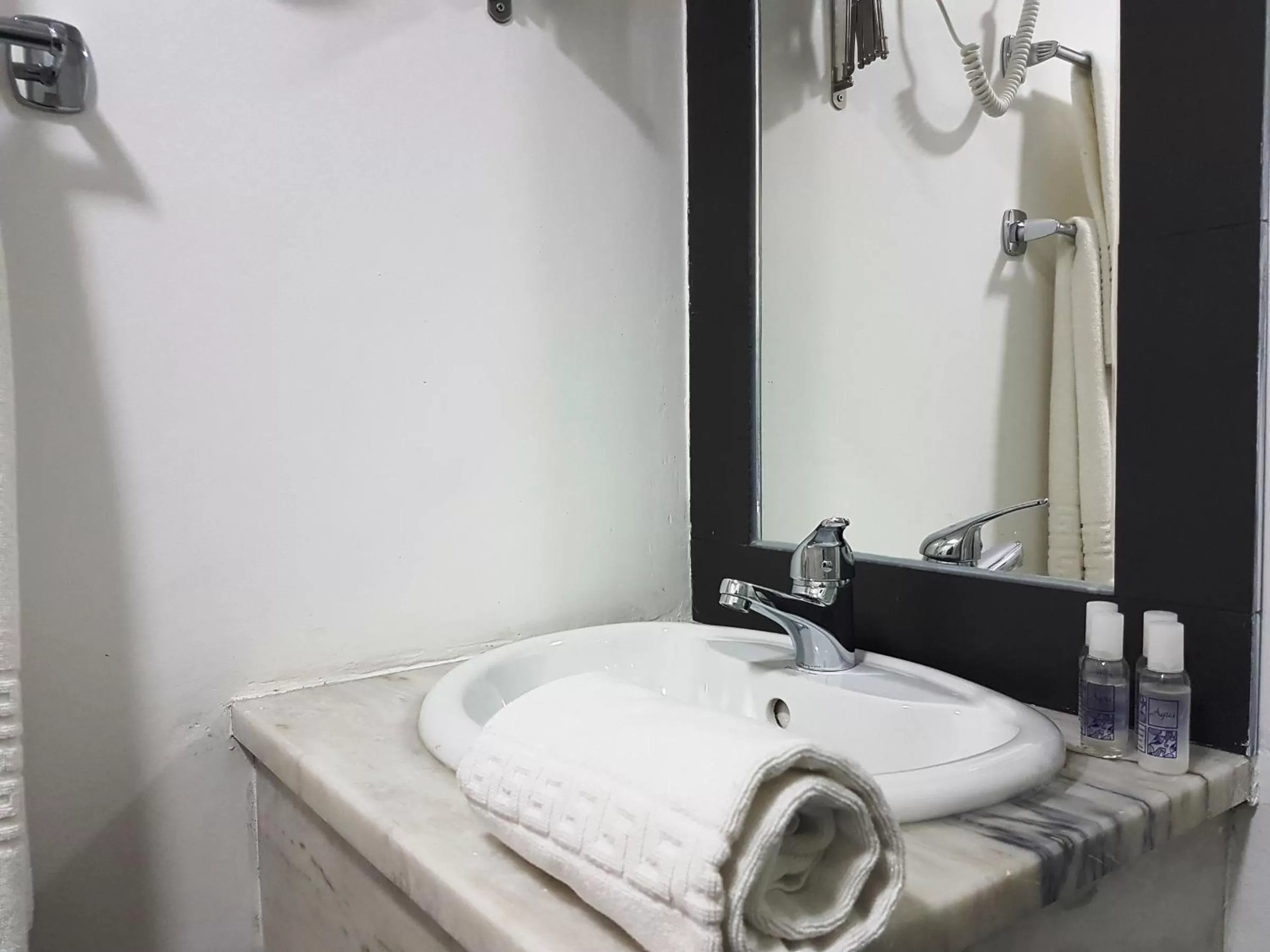 Toilet in Apartamentos Turisticos Soldoiro