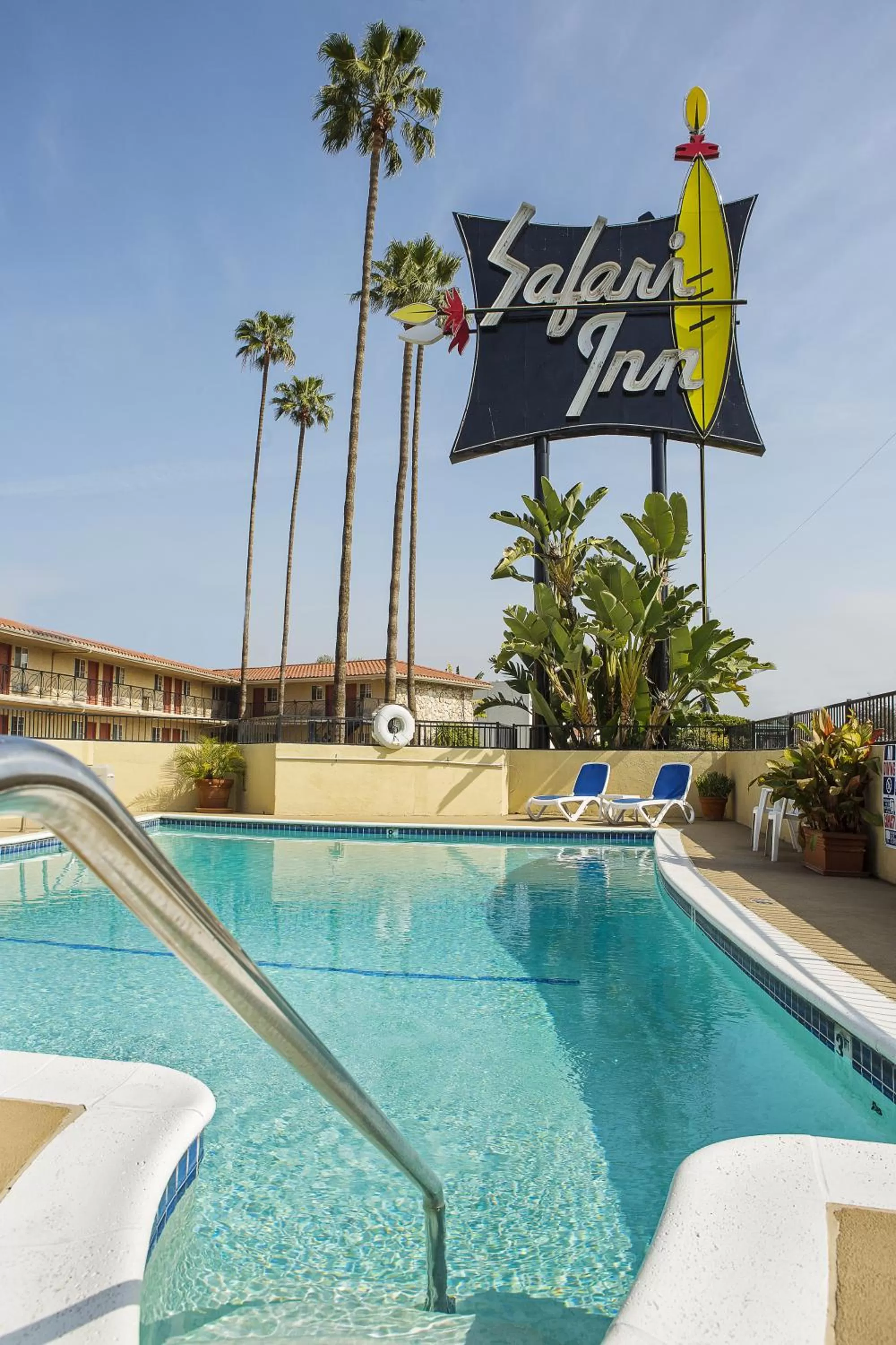 Day in Safari Inn Burbank-Universal, a Coast Hotel