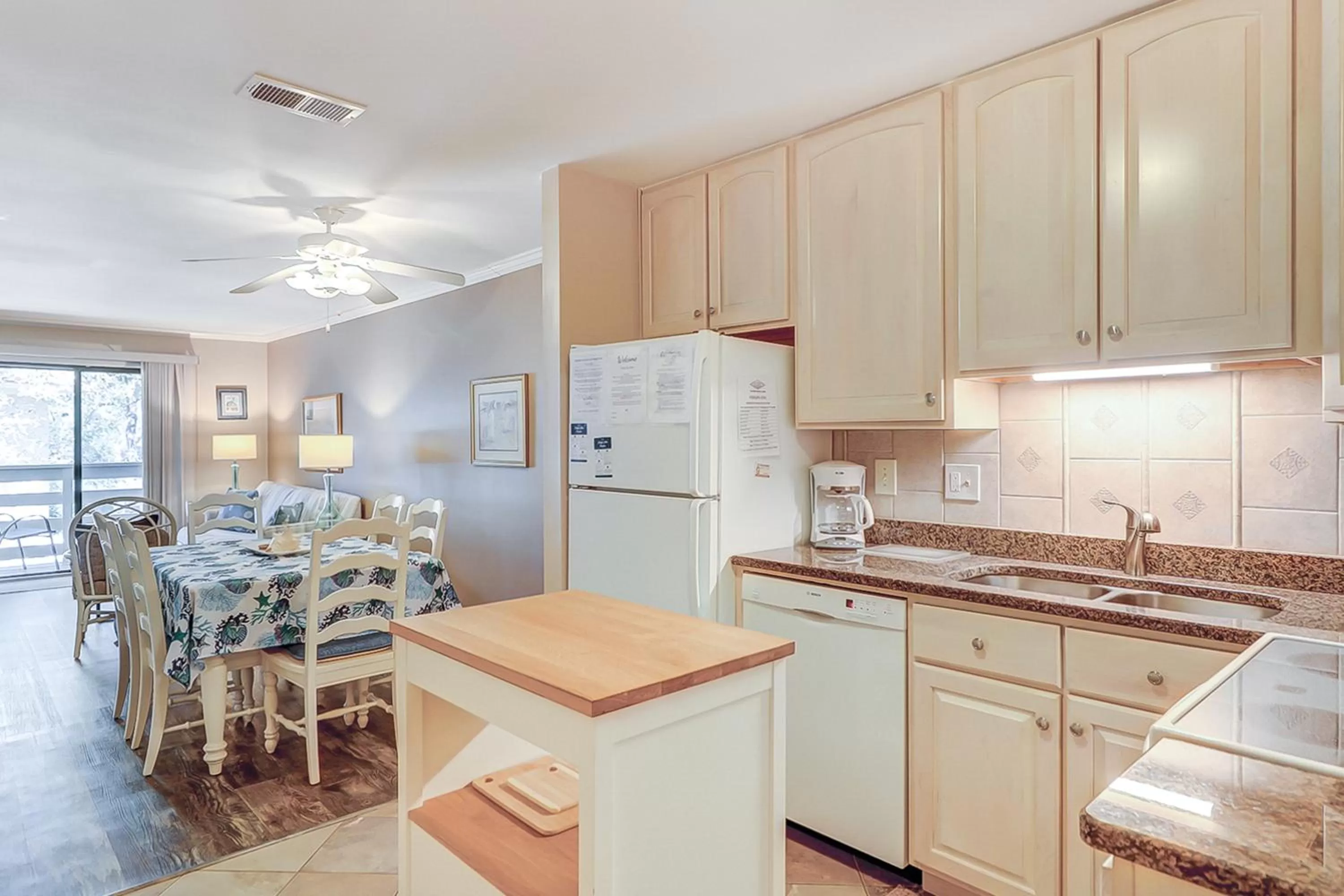 Kitchen/Kitchenette in Fiddlers Cove 22J