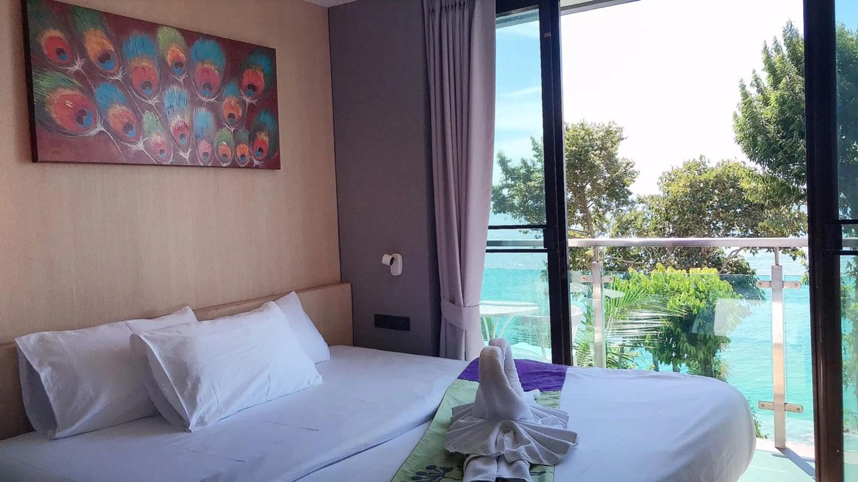 Bed in Cliff Lanta Suite-Koh Lanta Krabi