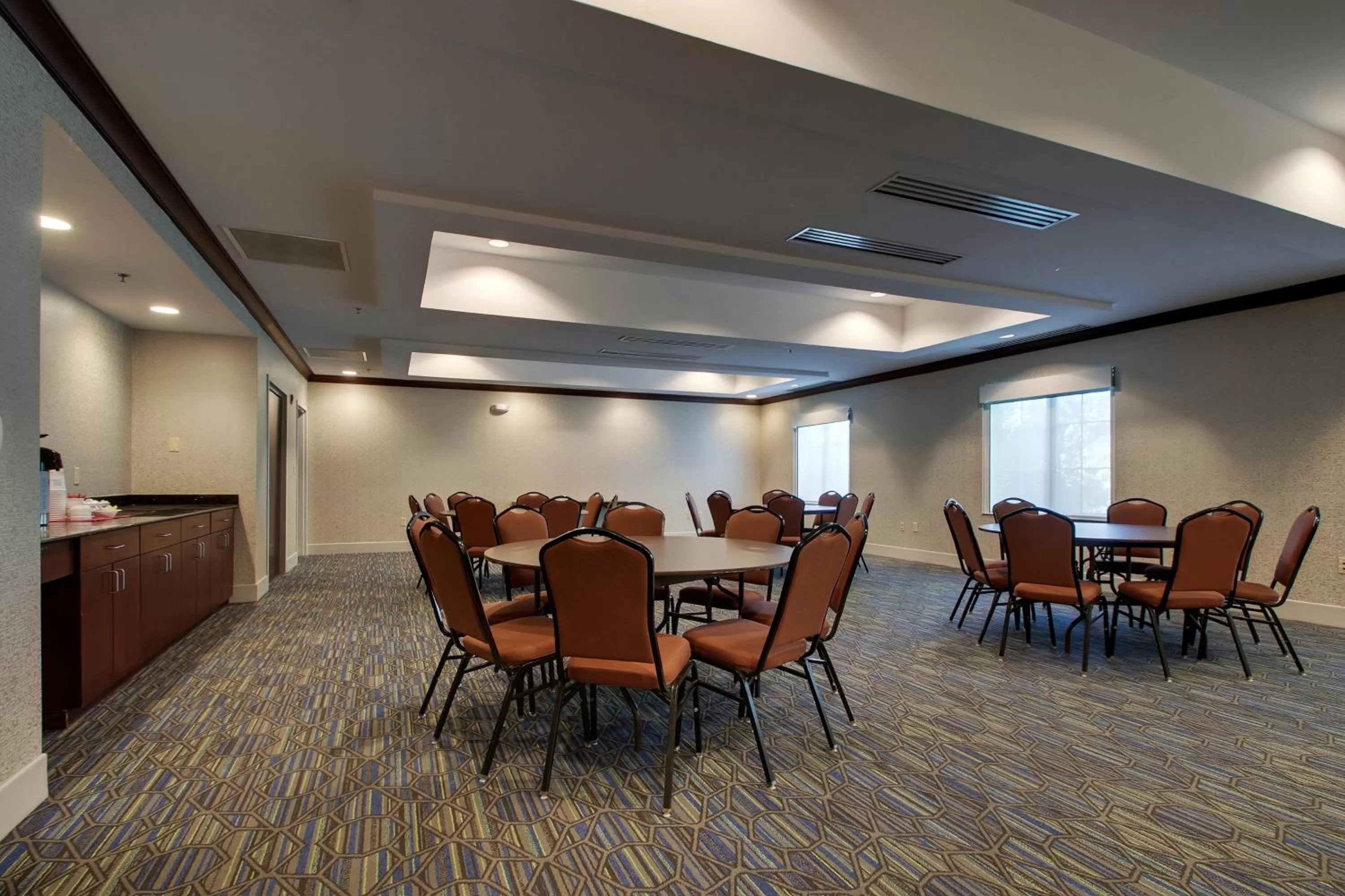 Meeting/conference room in Holiday Inn Express Hotel & Suites Middleboro Raynham by IHG